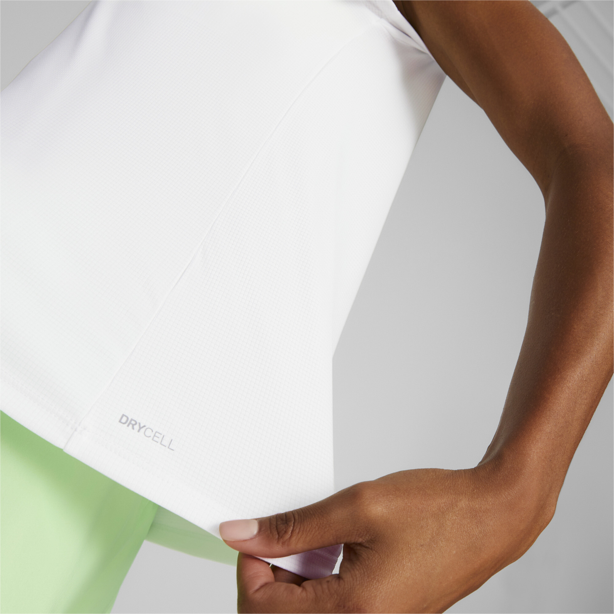Women's PUMA RUN Short Sleeve Logo Running T-Shirt Women In White, Size XL