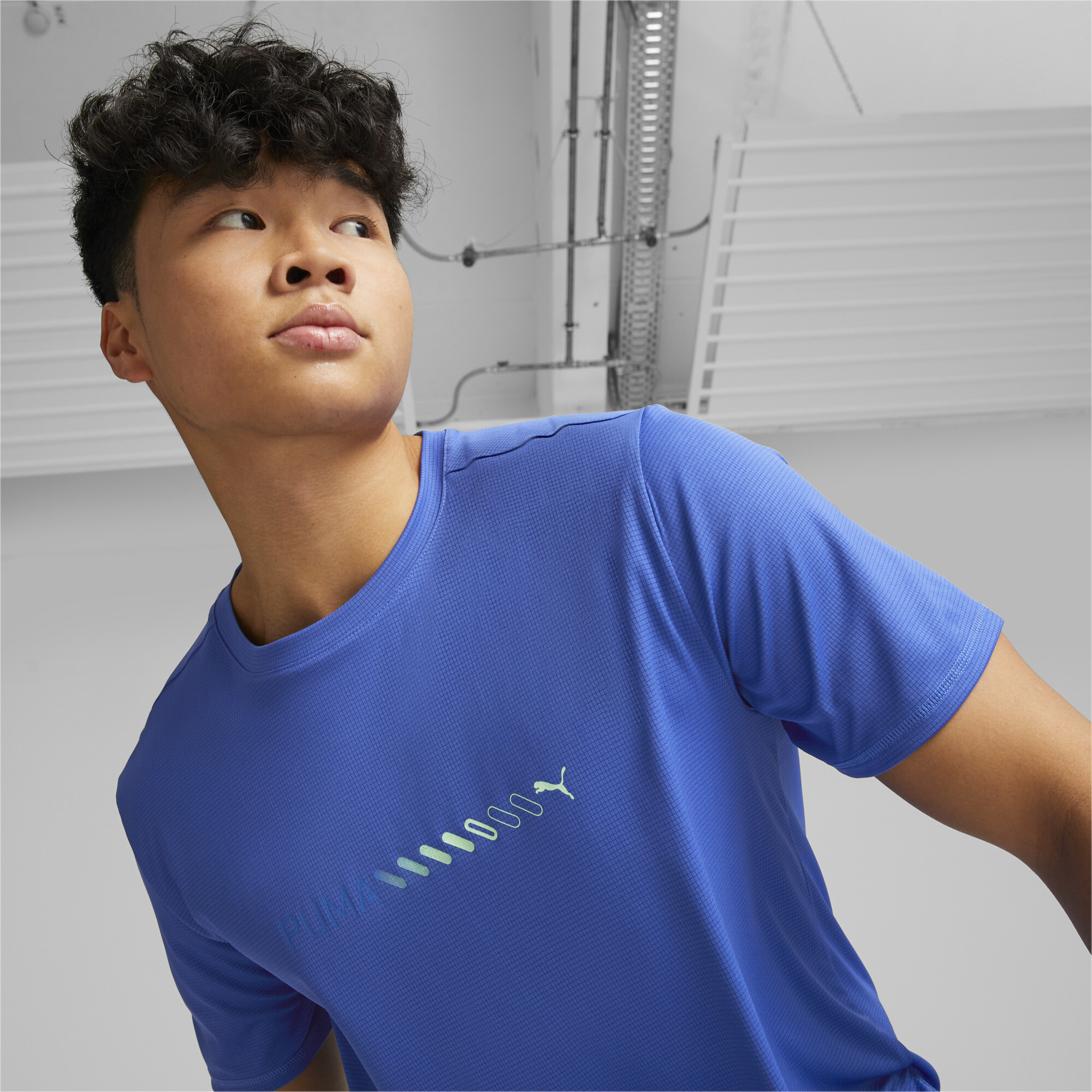 Men's PUMA Run Favourite Logo T-Shirt Men In 80 - Blue, Size XS