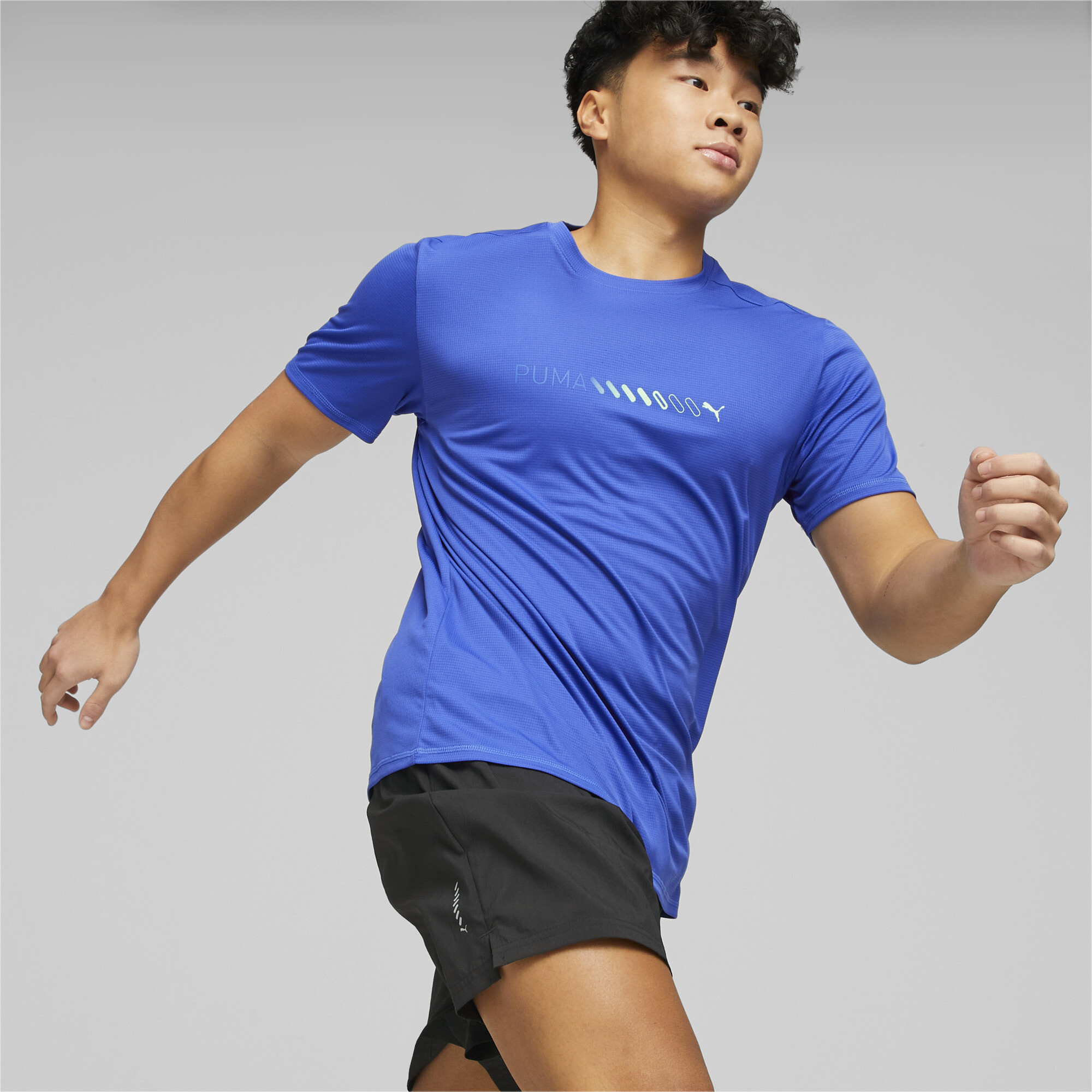 Men's PUMA Run Favourite Logo T-Shirt Men In 80 - Blue, Size 2XL