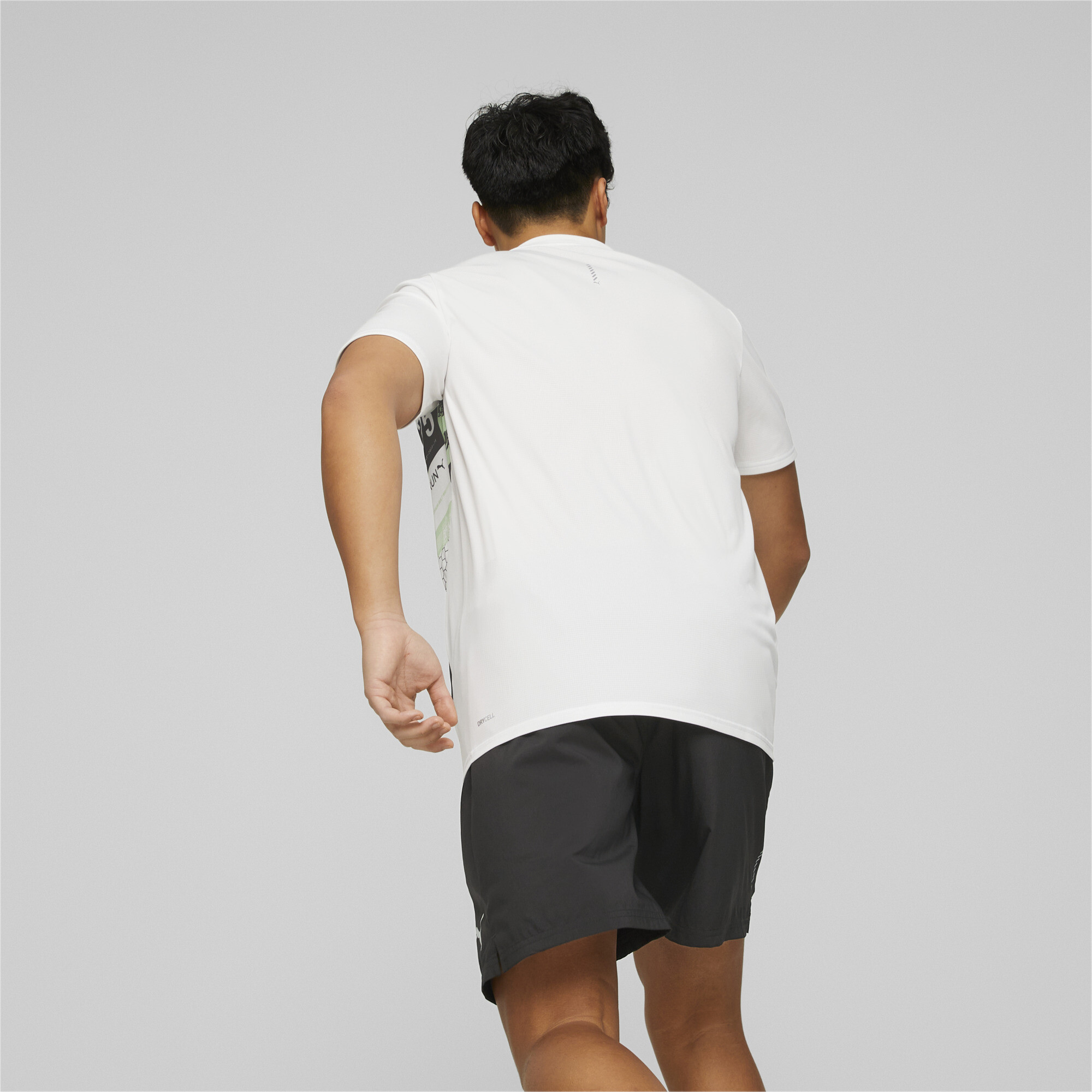 Men's PUMA Run Favourite Printed Running T-Shirt Men In 20 - White, Size Large
