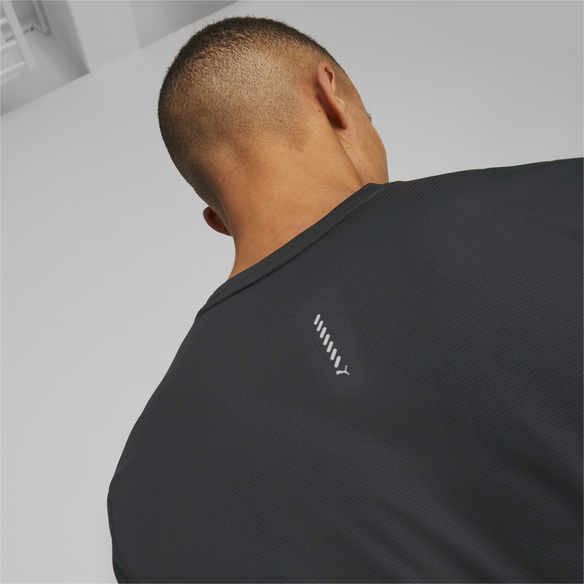 Men's PUMA RUN FAVOURITE Short Sleeve Graphic Running T-Shirt Men In Black, Size XL