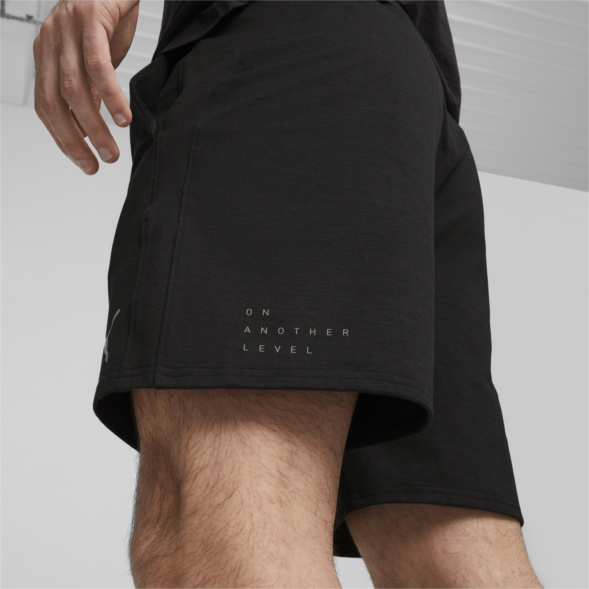 Men's PUMA Train Cloudspun 7 Shorts In Black, Size Large