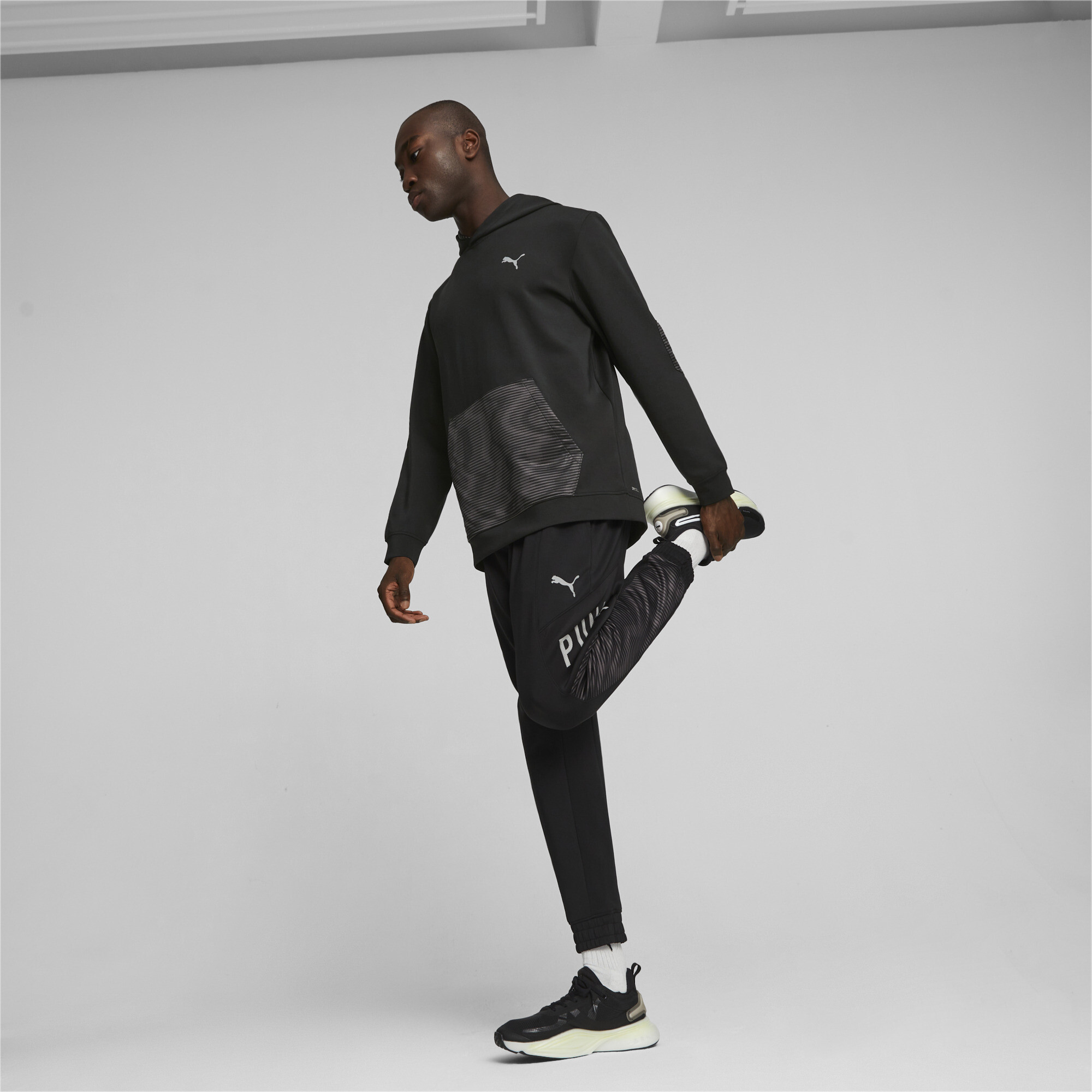 Men's PUMA Concept Hyperwave Training Joggers Men In Black, Size XL