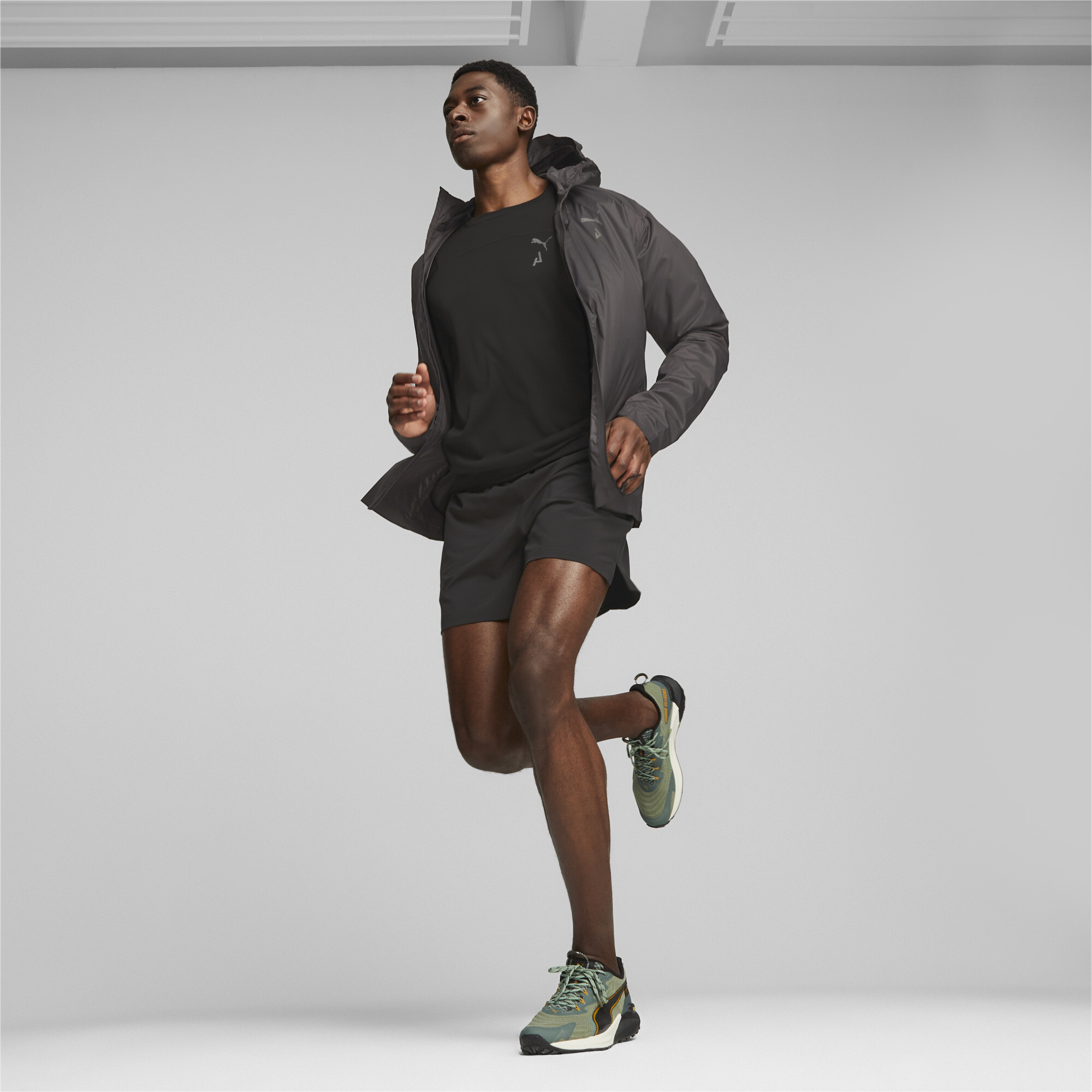 Men's Puma SEASONS's Lightweight Running Jacket, Black, Size S, Clothing