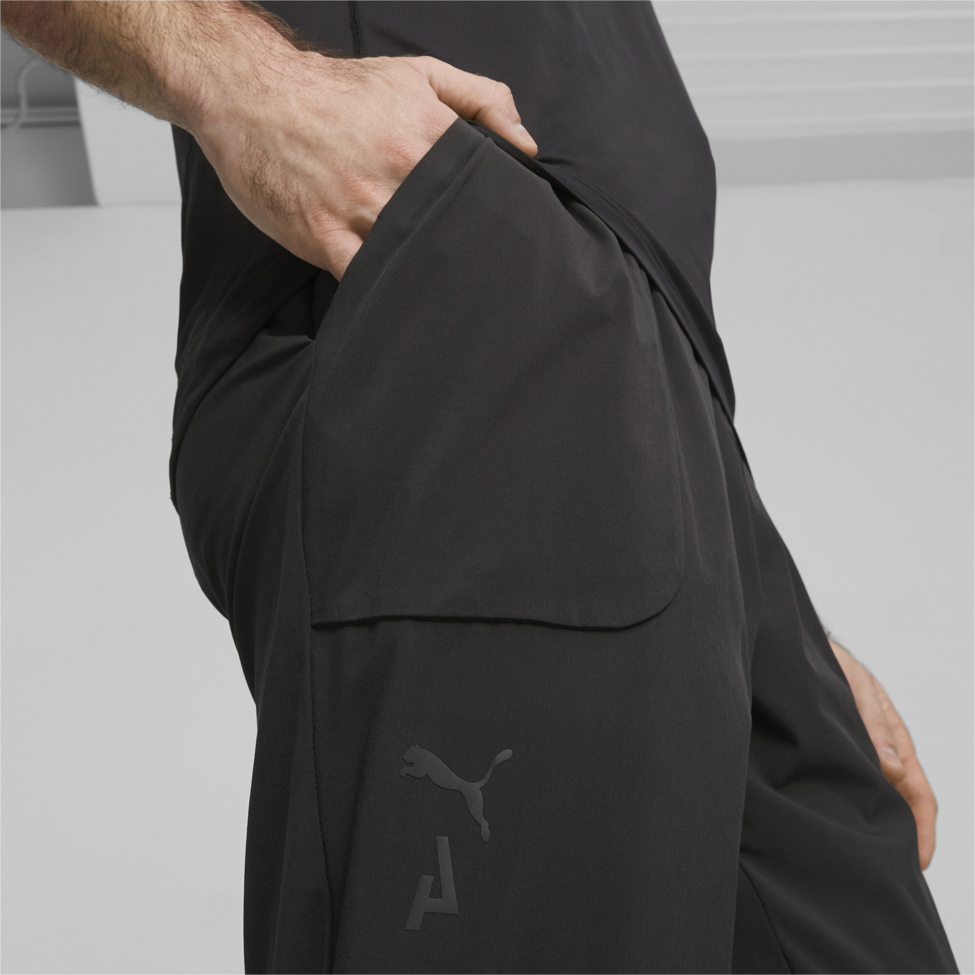 Men's PUMA SEASONS Lightweight Trail Running Pants In Black, Size Large
