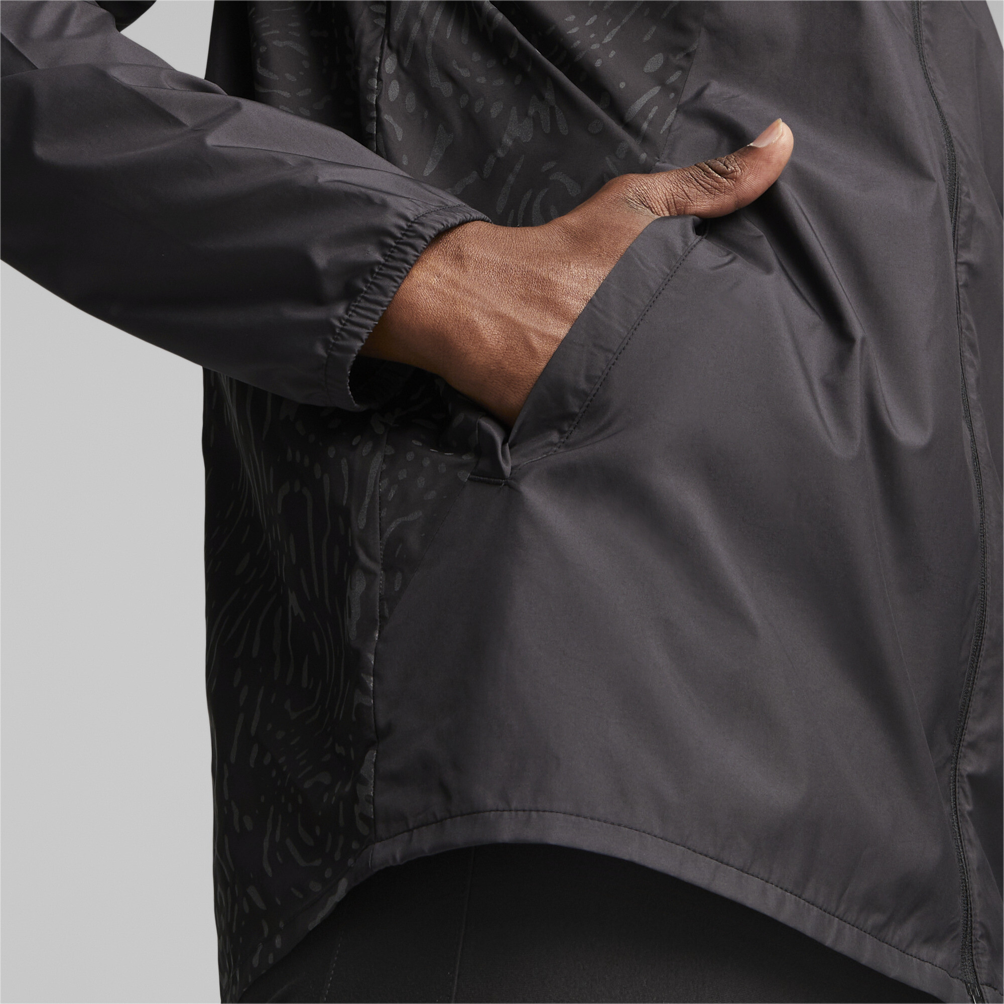 Men's PUMA RUN Lightweight Running Jacket In Black, Size Large