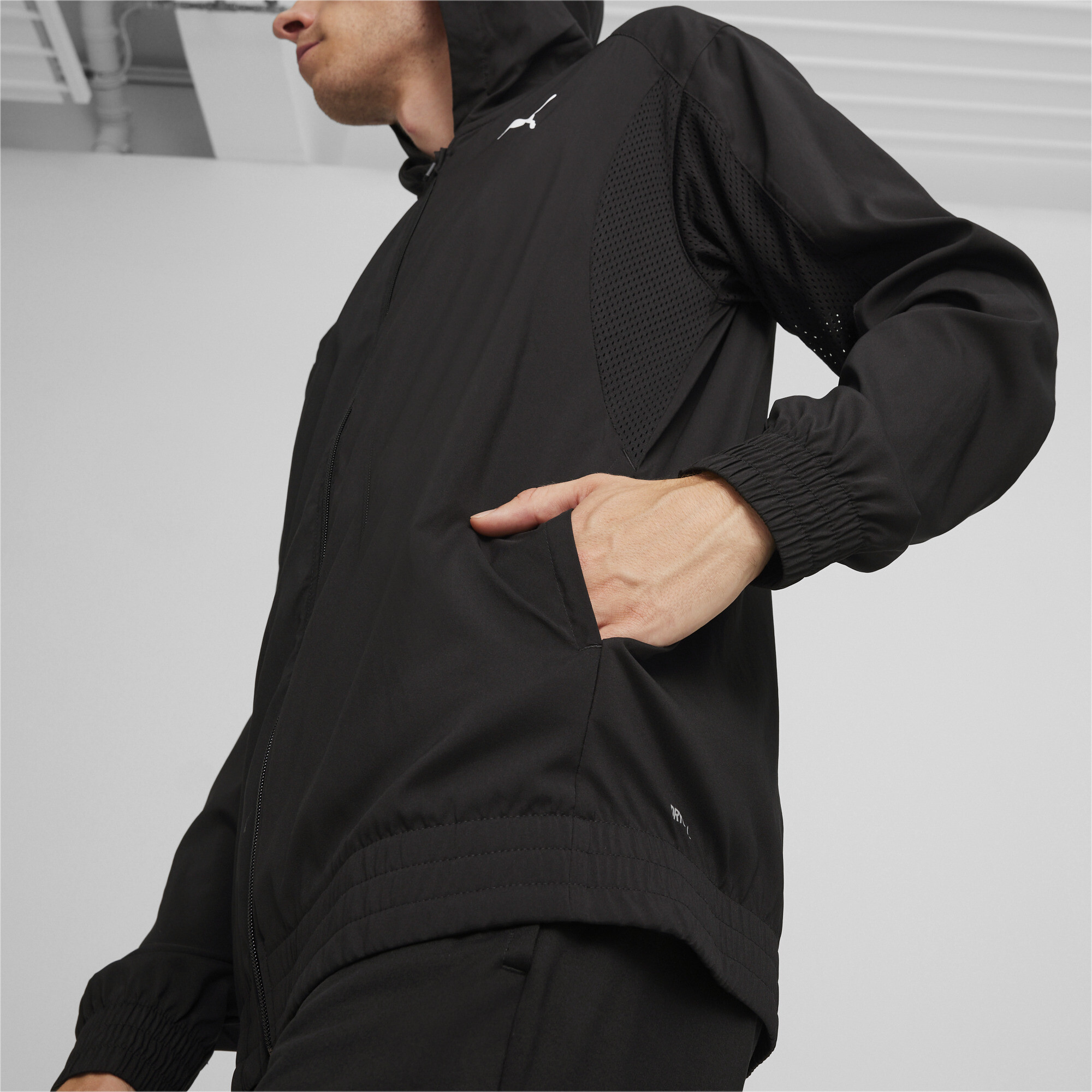 Men's PUMA FIT Woven Full-zip Jacket In Black, Size XL