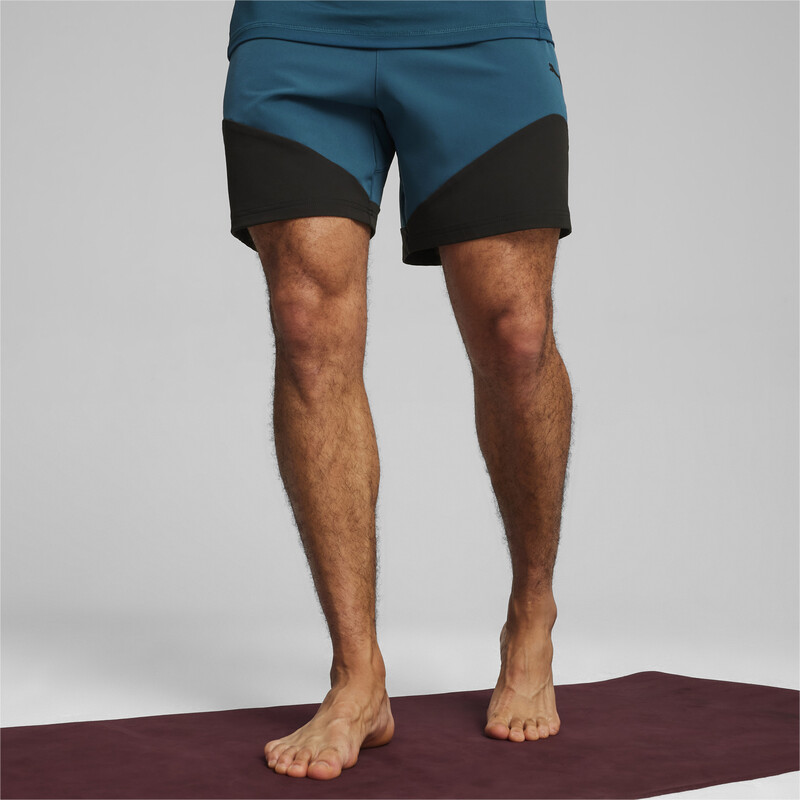

Men's PUMA STUDIO UltraMove Woven Shorts