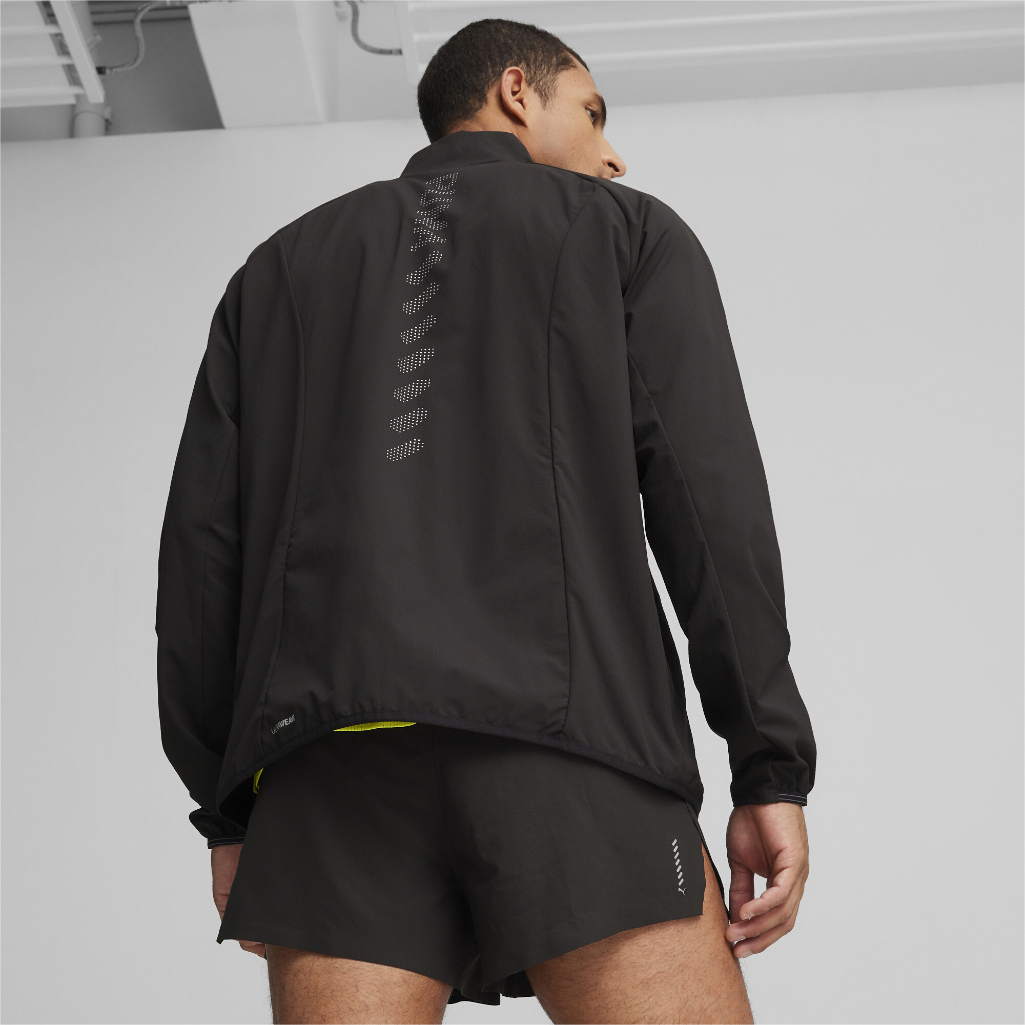 Men's PUMA RUN Elite Jacket In Black, Size 2XL