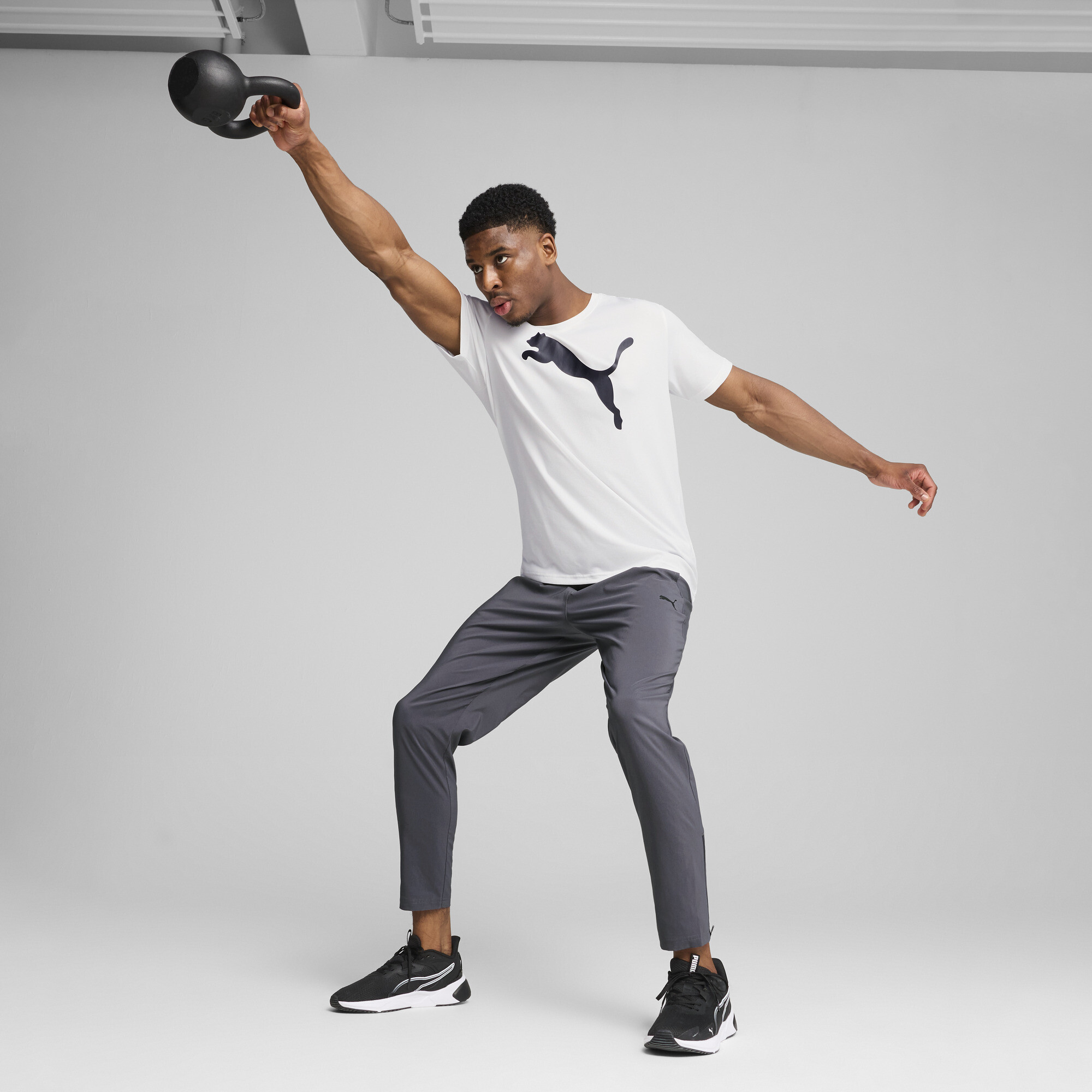 PUMA TAD ESSENTIALS geweven tapeRood broek voor Heren, Grijs, Maat M thumbnail 4