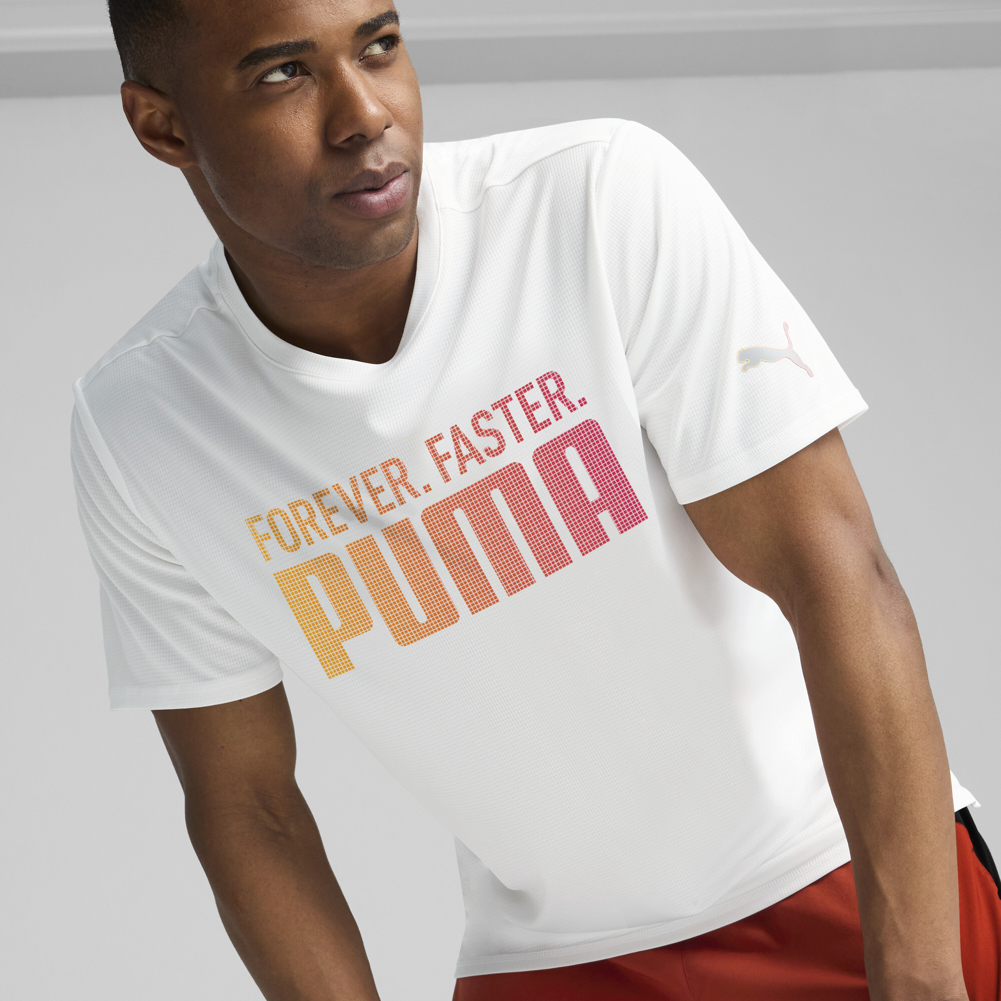 Men's PUMA RUN FAV Forever. Faster. T-Shirt Men In White, Size Medium, Polyester