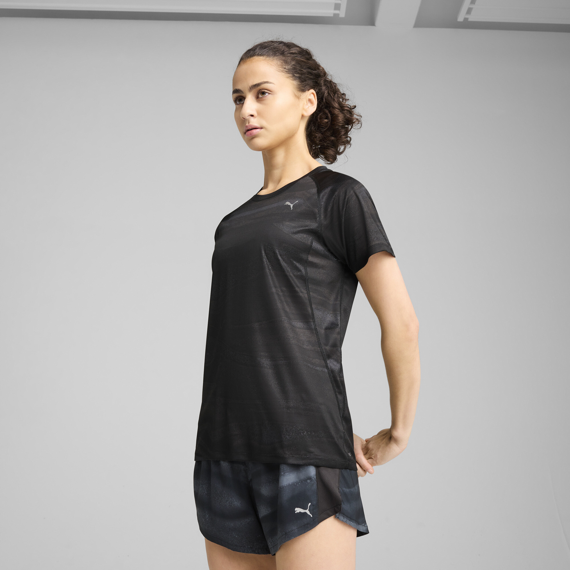 Women's Puma VELOCITY All-Over-Print Running T-Shirt, Black, Size XS, Clothing