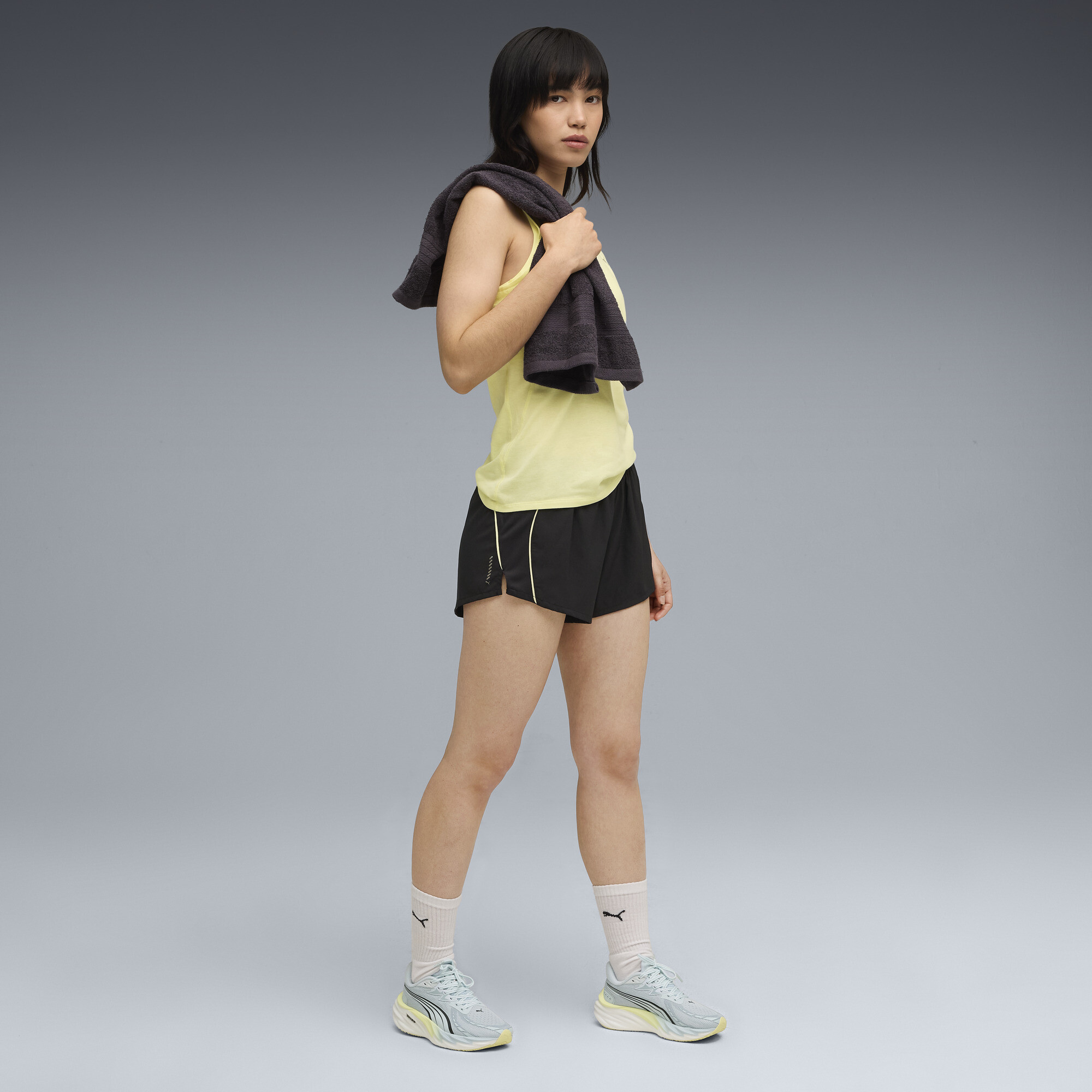 PUMA VELOCITY hardloopshort voor Dames, Zwart/Goud, Maat L thumbnail 4