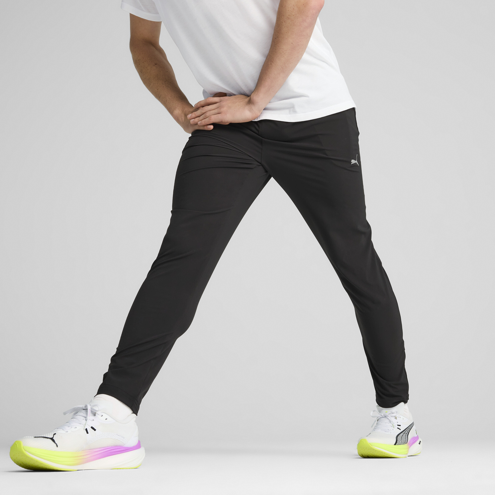 Puma Run Velocity Tapered Pant Men In Black