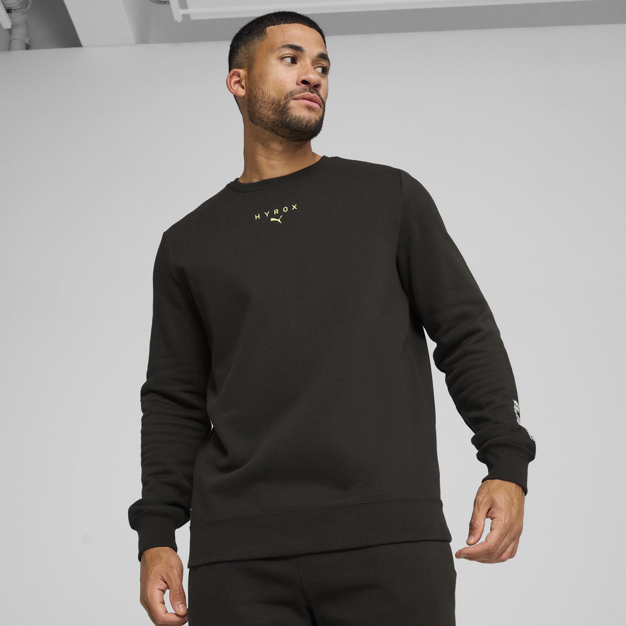PUMA X HYROX HEAVYWEIGHT MEN'S CREW SWEATSHIRT