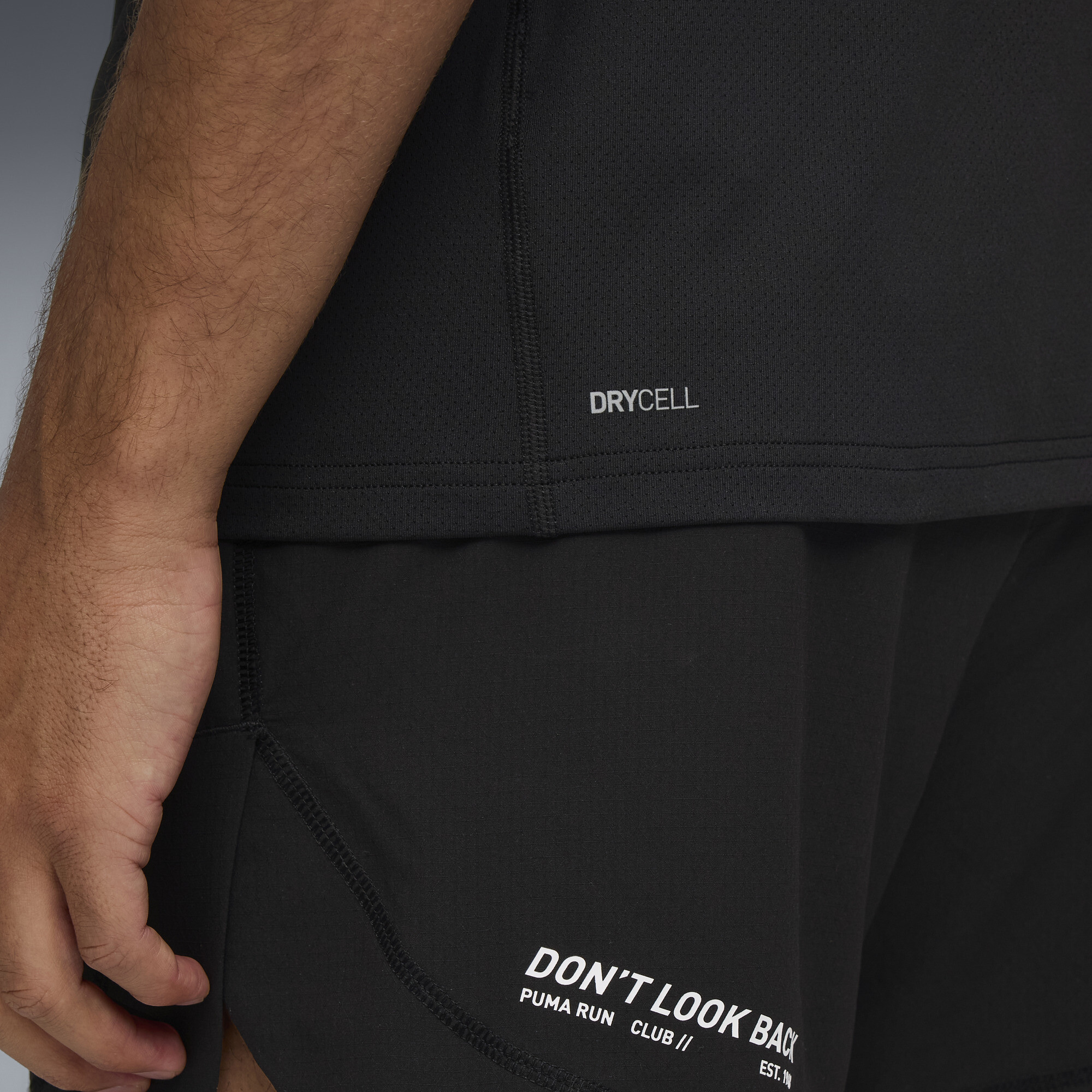 PUMA RUN CLUB Graphic Mesh T-shirt voor Heren, Zwart, Maat S thumbnail 4