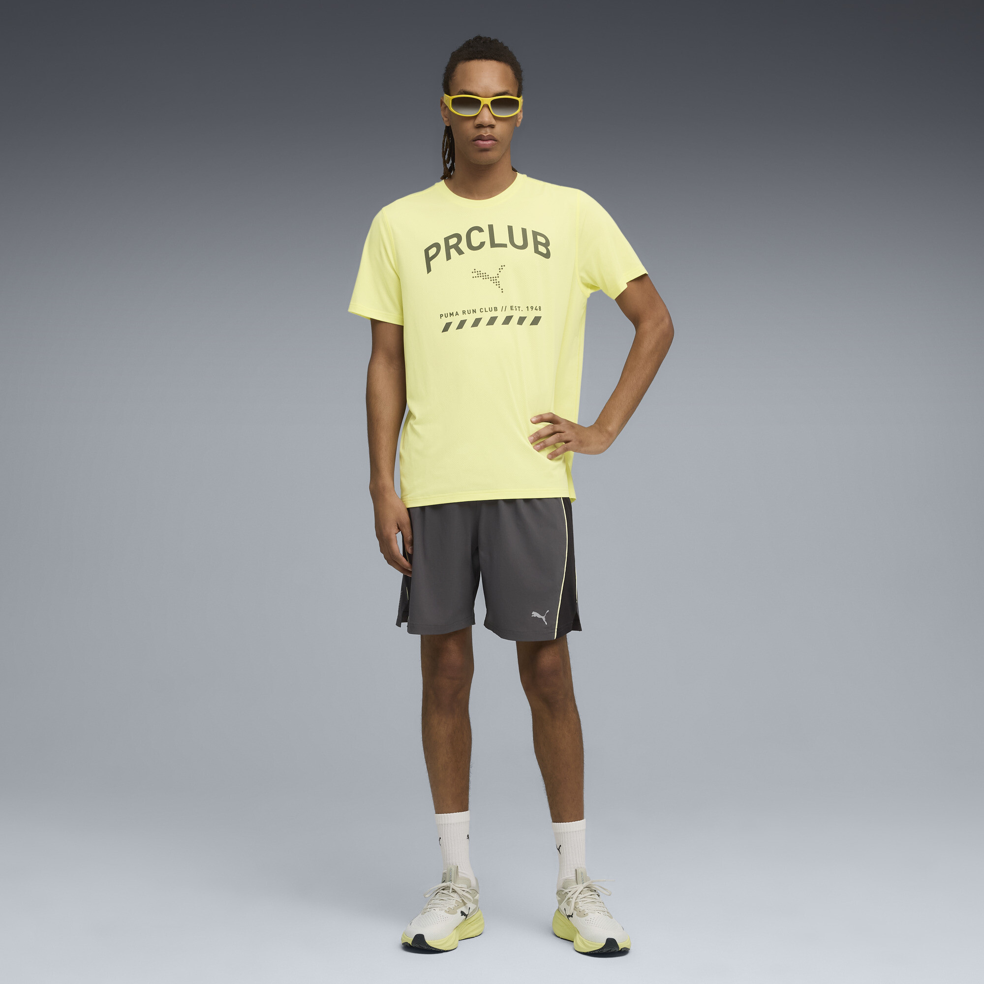 PUMA RUN CLUB Graphic Mesh T-shirt voor Heren, Goud, Maat 3XL thumbnail 4