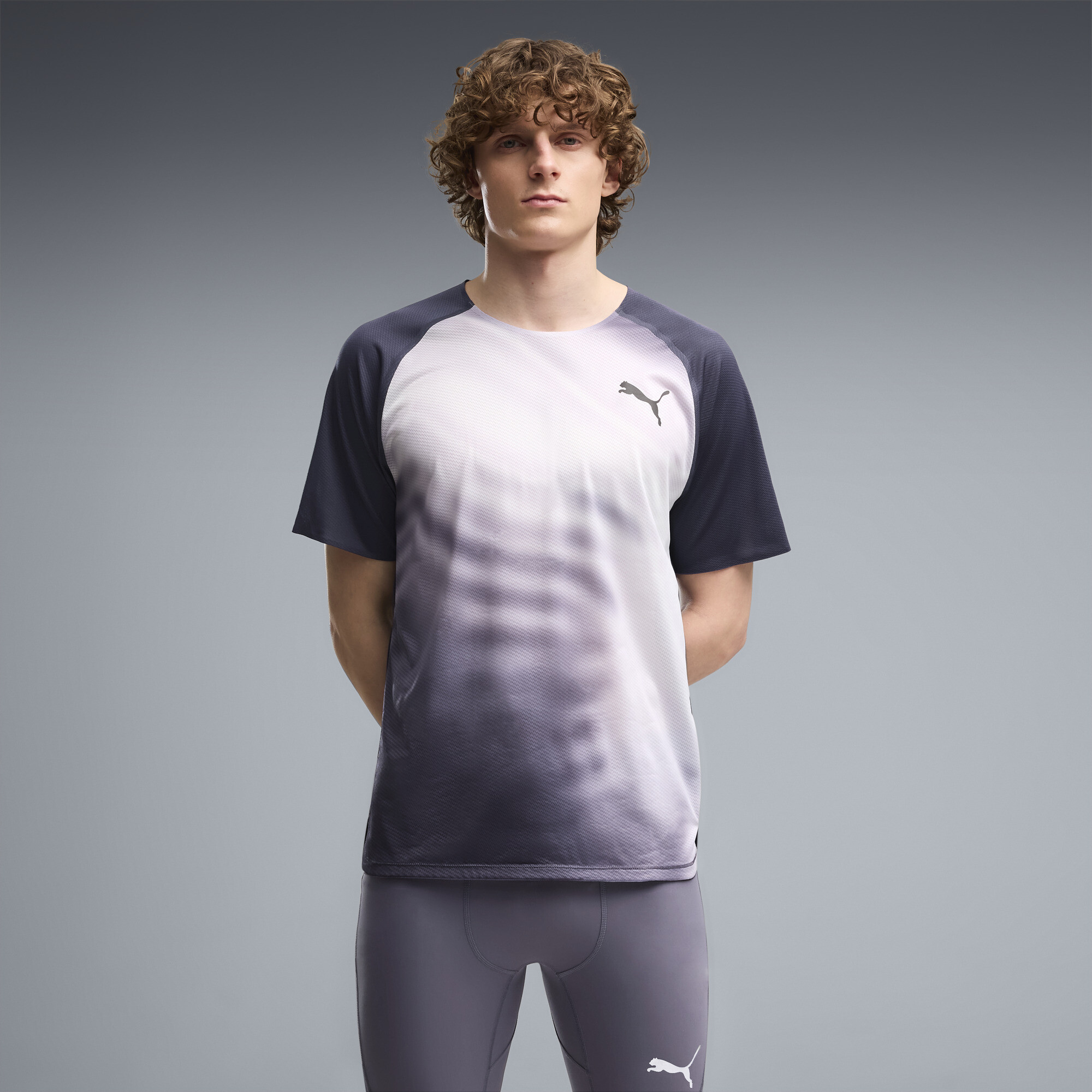 PUMA T shirt de running à motifs Lightspeed Homme Vêtements