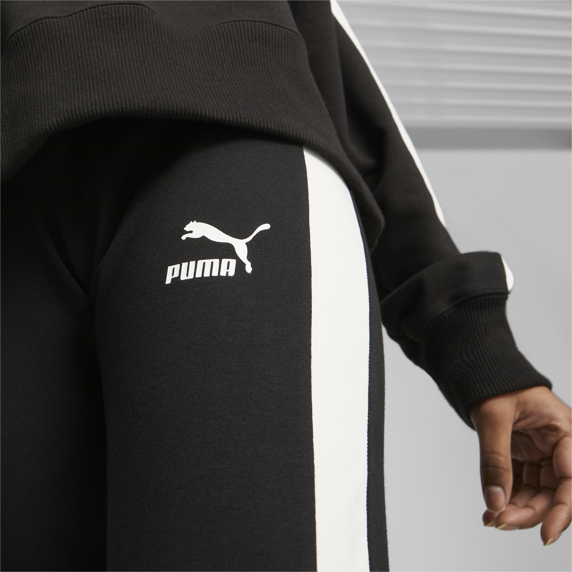 Women's PUMA Iconic T7 Mid-Rise Leggings In 10 - Black, Size XL