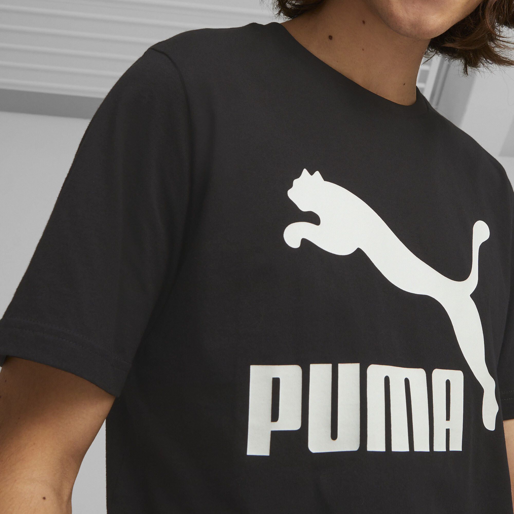 Men's PUMA Classics Logo T-Shirt In Black, Size Large