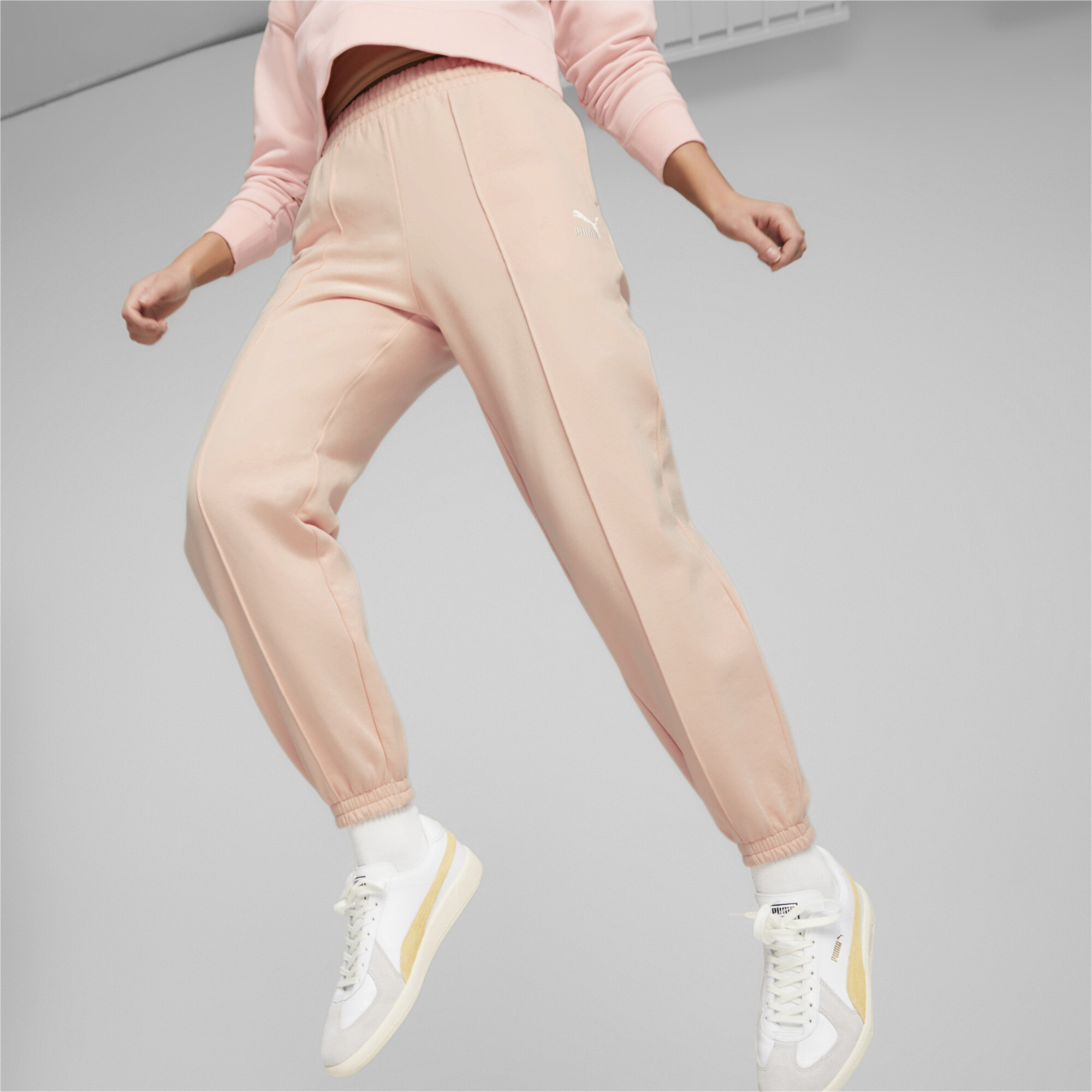 Women's Puma Classics Sweatpants, Pink, Size M, Clothing