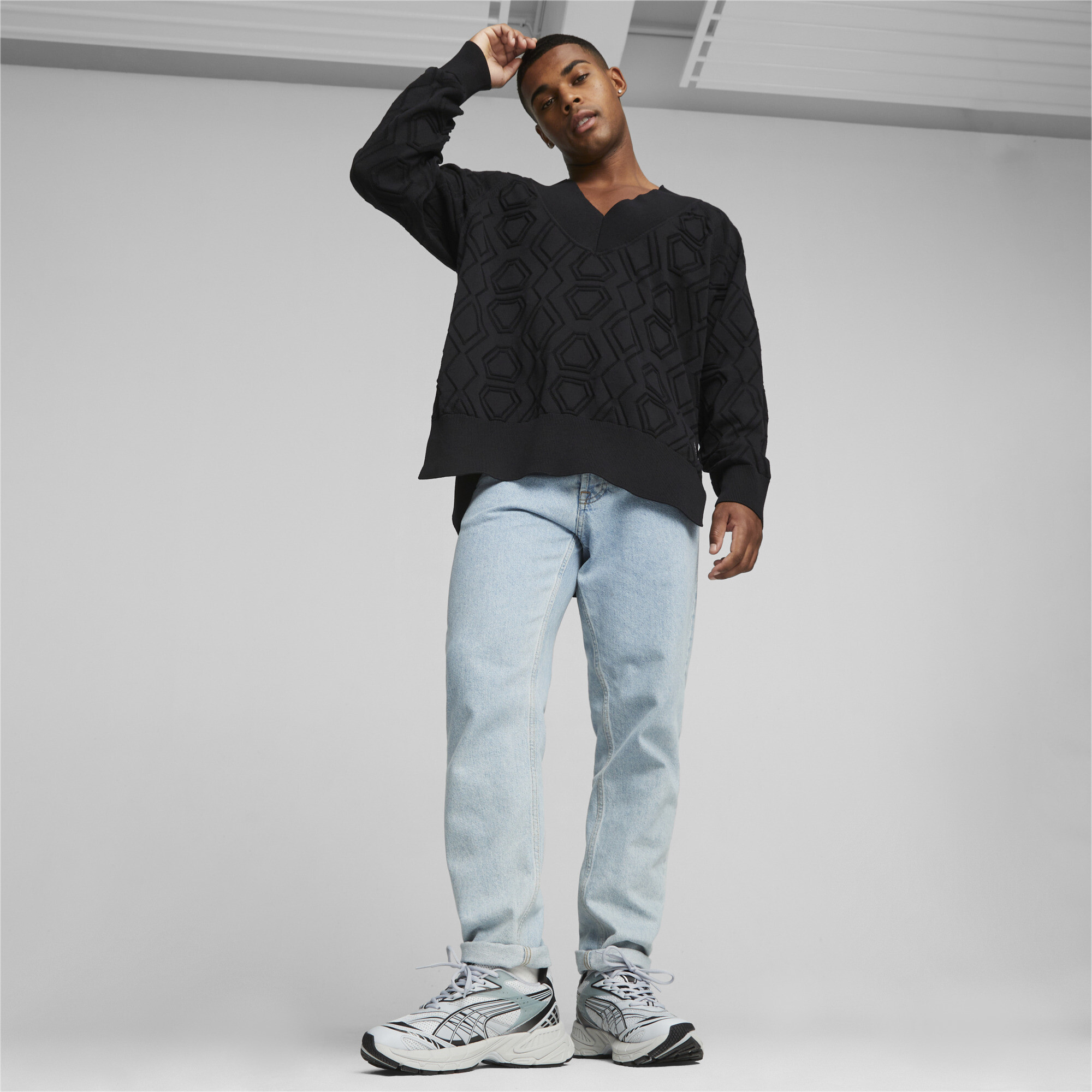 Men's PUMA LUXE SPORT Oversized V-neck Sweatshirt In Black, Size Small