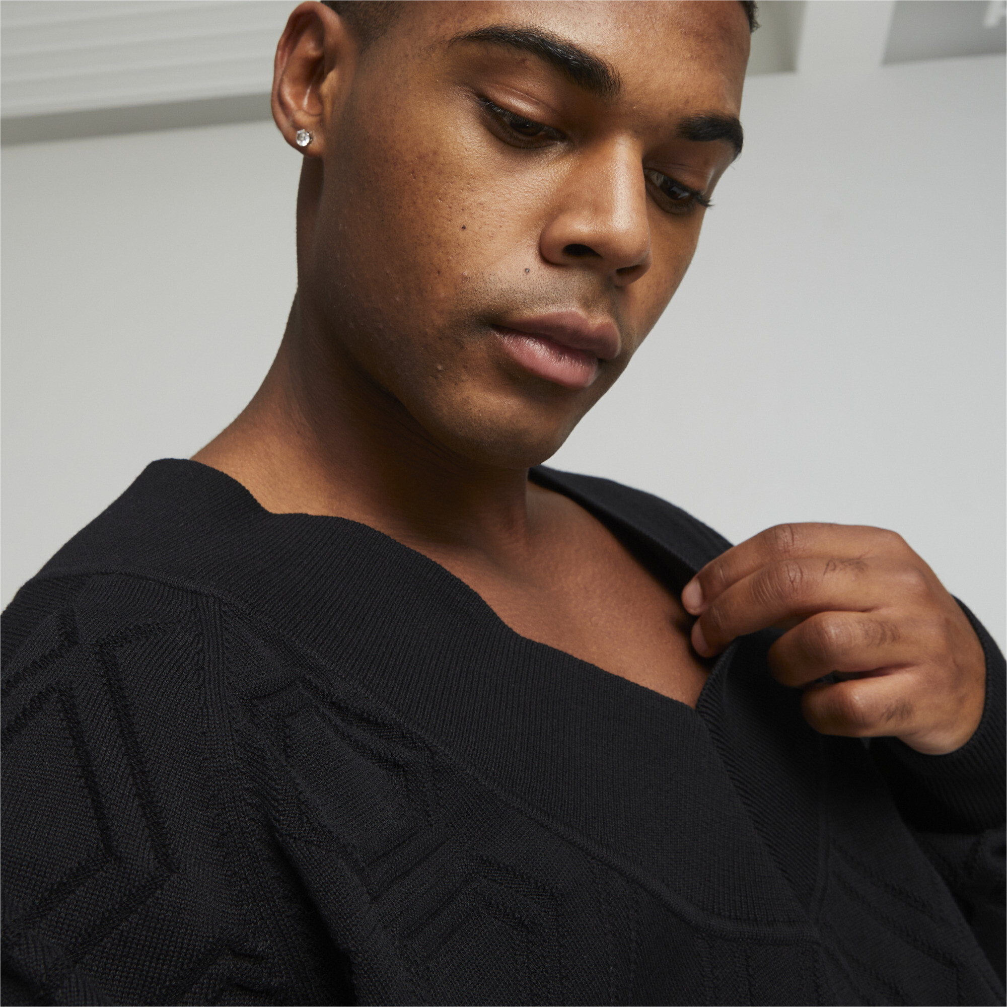 Men's PUMA LUXE SPORT Oversized V-neck Sweatshirt In Black, Size XL