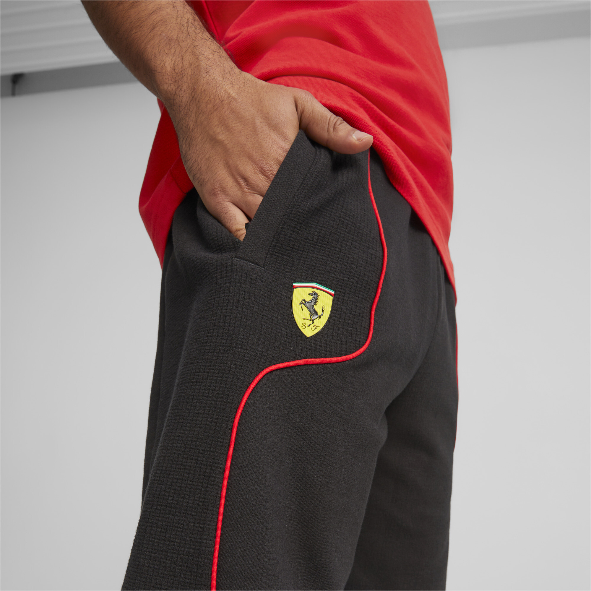 Men's PUMA Scuderia Ferrari Race Shorts Men In Black, Size Medium