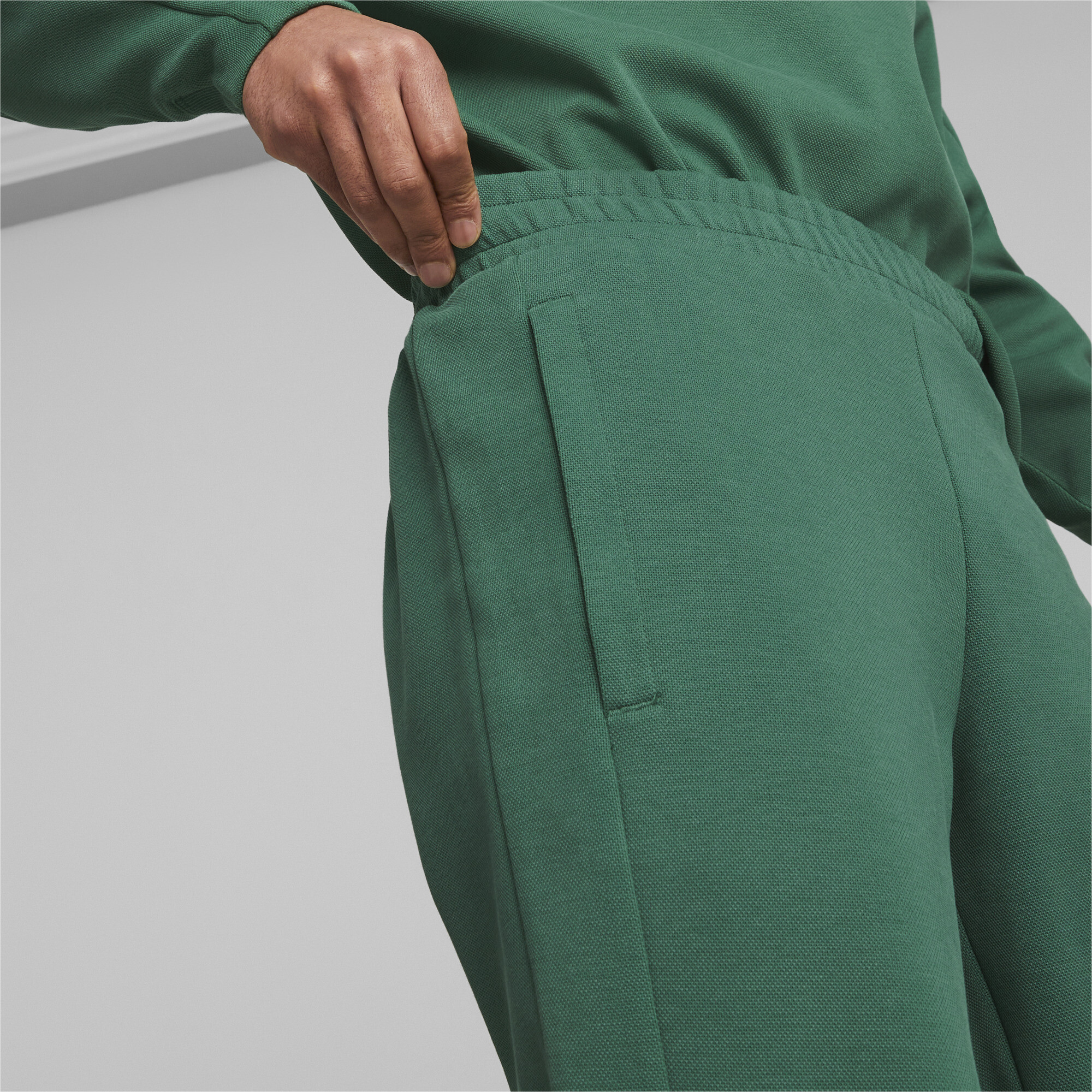 Men's PUMA T7 Track Pants Men In Green, Size Small