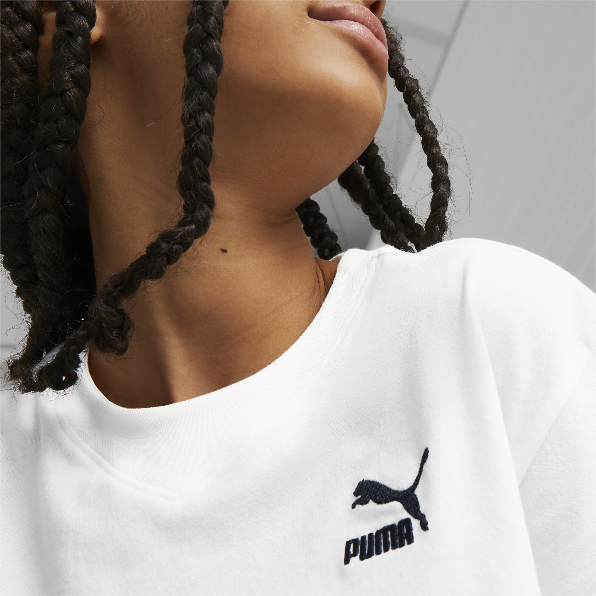 PUMA Classics T-Shirt In 20 - White, Size 15-16 Youth
