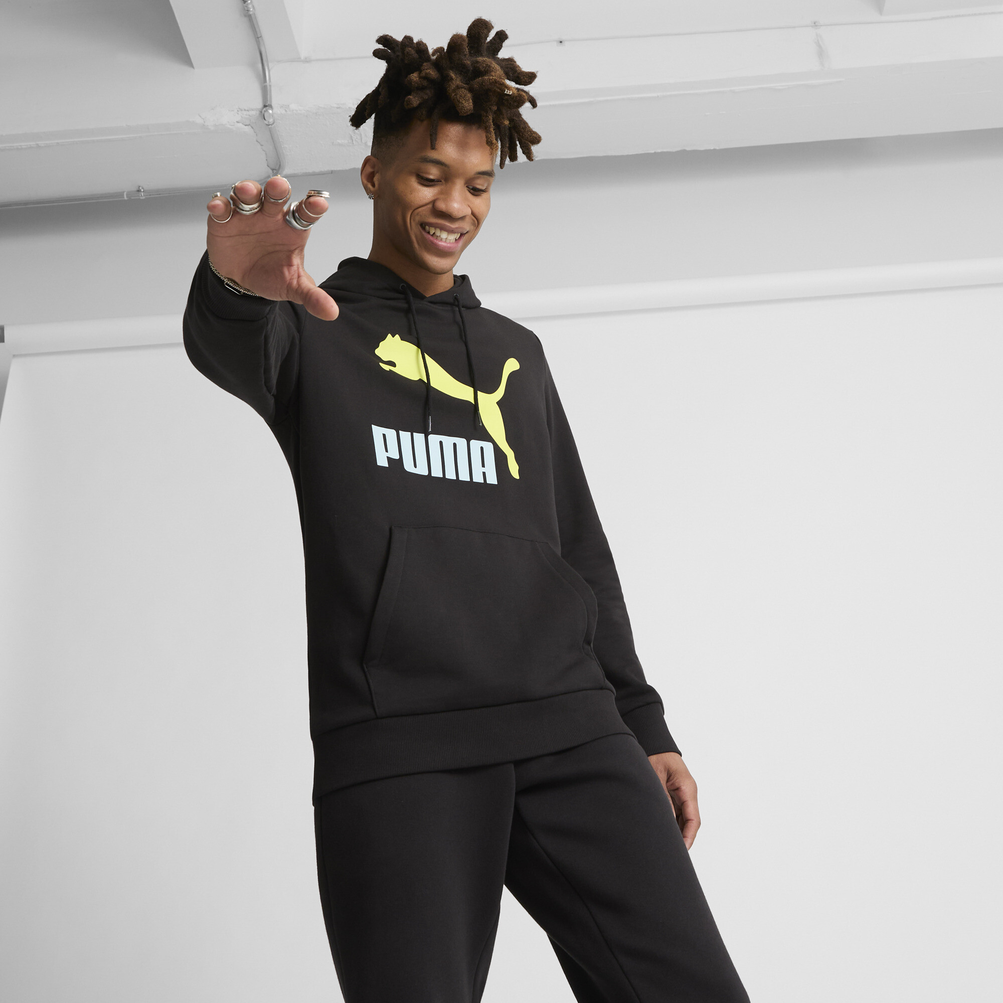 PUMA Men's Classics Logo Hoodie Men