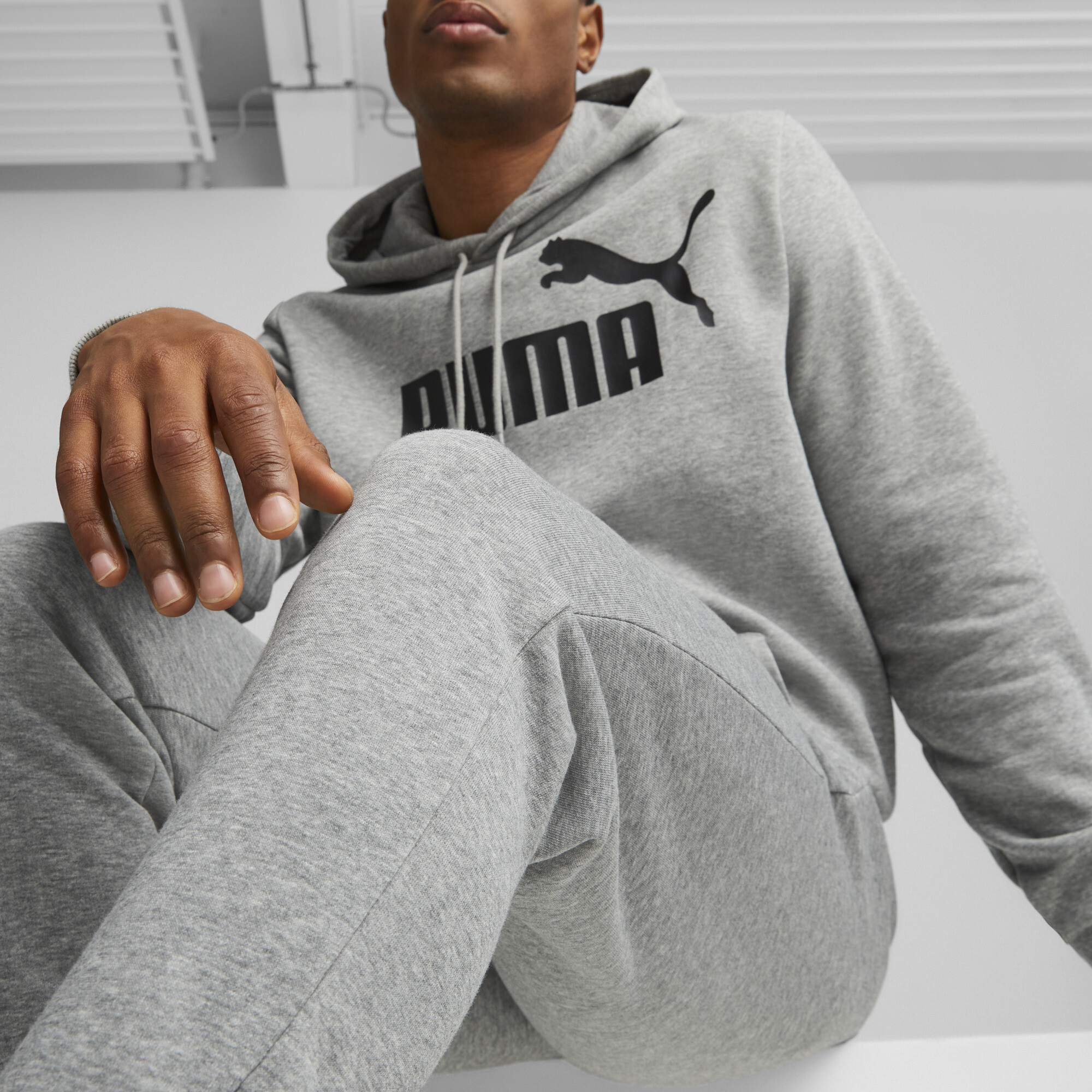 Men's PUMA Essentials Logo Sweatpants Men In Heather, Size Small