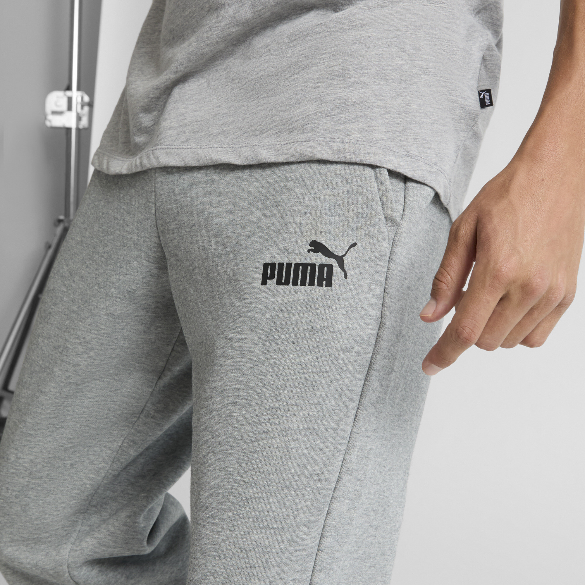 PUMA Men's Essentials Logo Pants