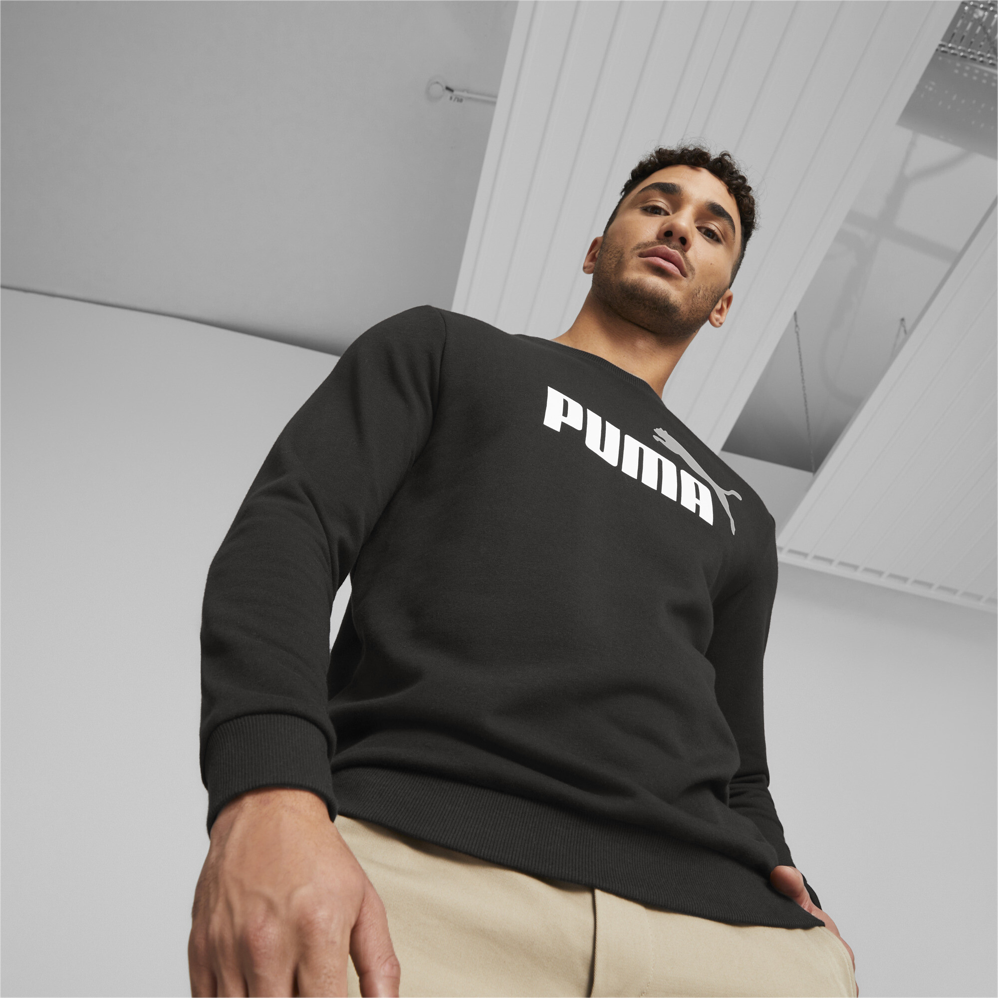 Men's Puma Essentials+ Two-Tone Big Logo Crew Neck Sweater Sweatshirt, Black Sweatshirt, Size XL Sweatshirt, Lifestyle