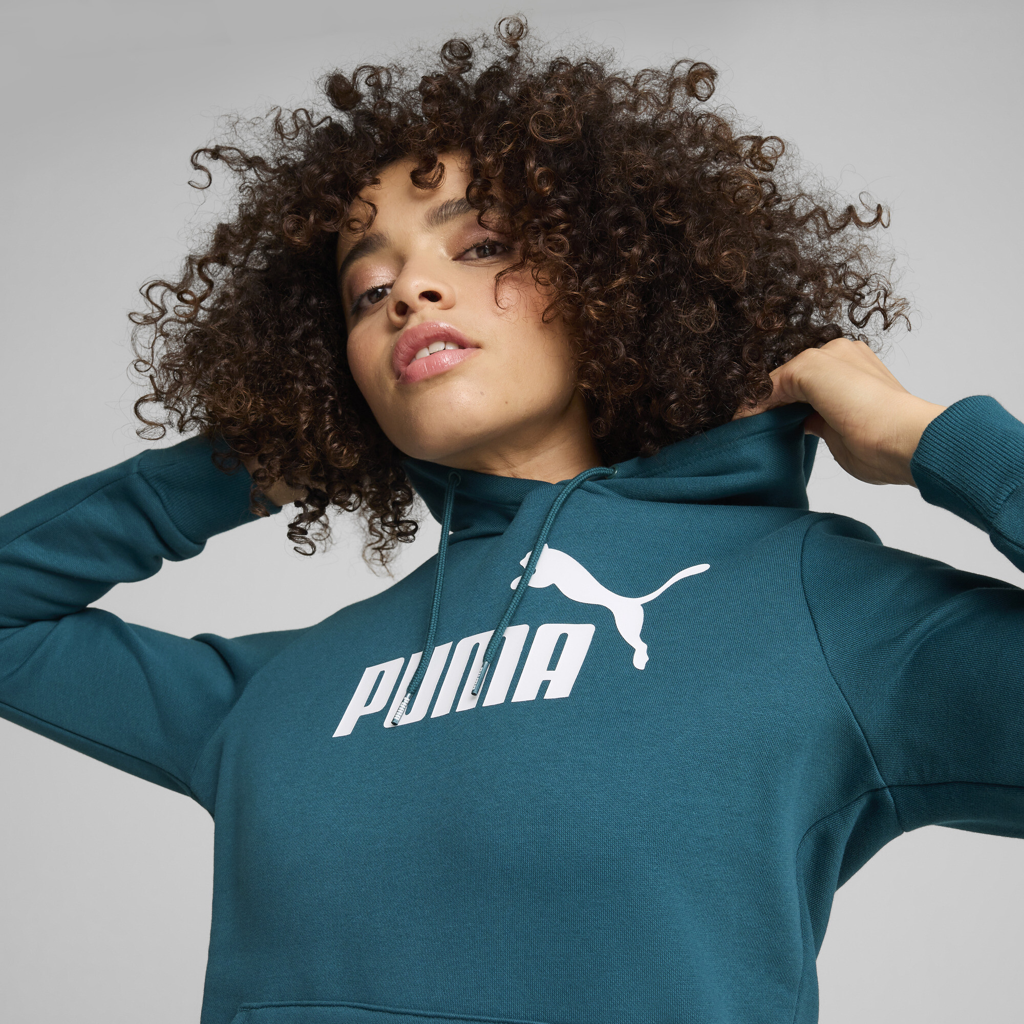 Women's Puma Essentials Logo FL Hoodie, Green, Size M, Clothing