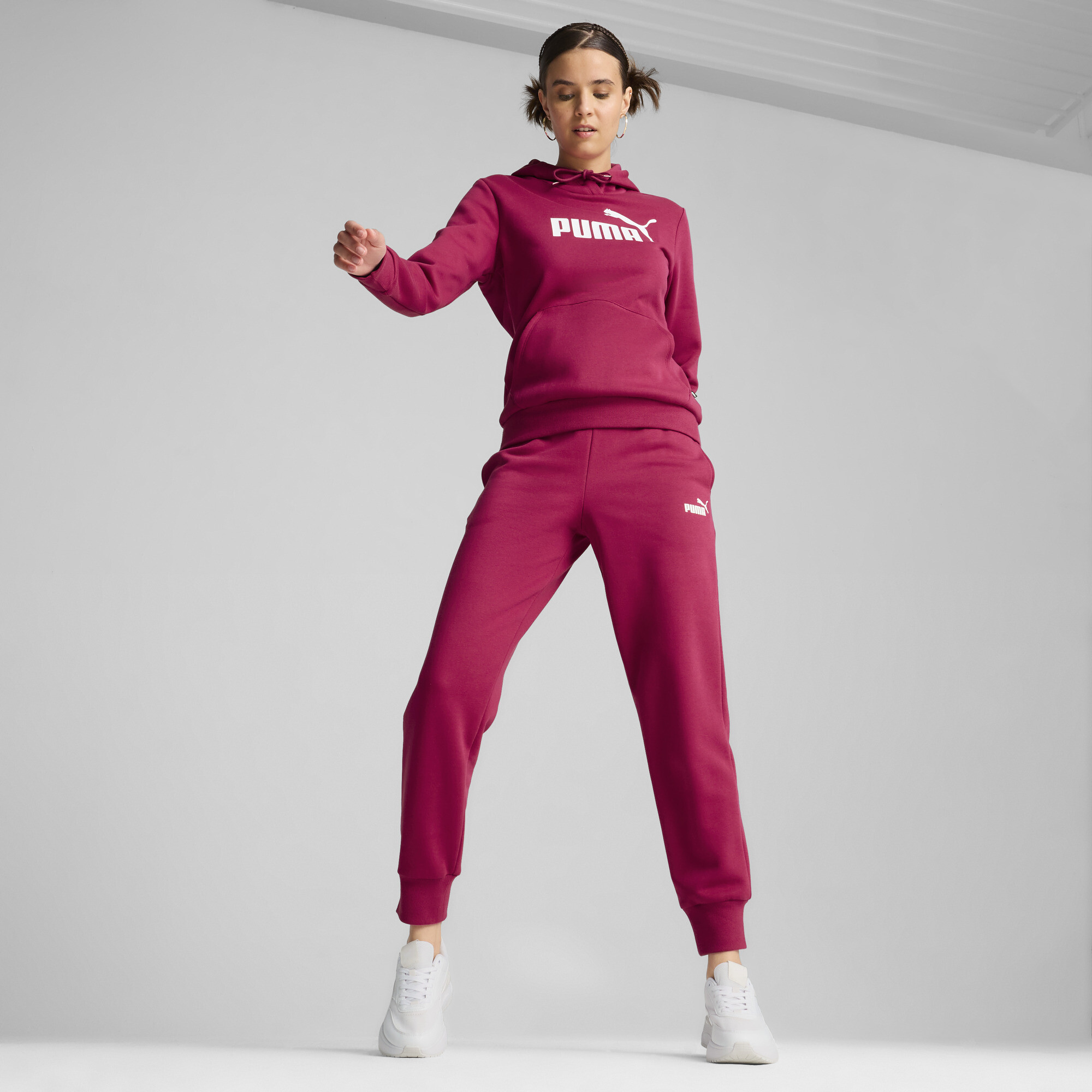 Women's Puma Essentials Sweatpants, Pink, Size M, Clothing