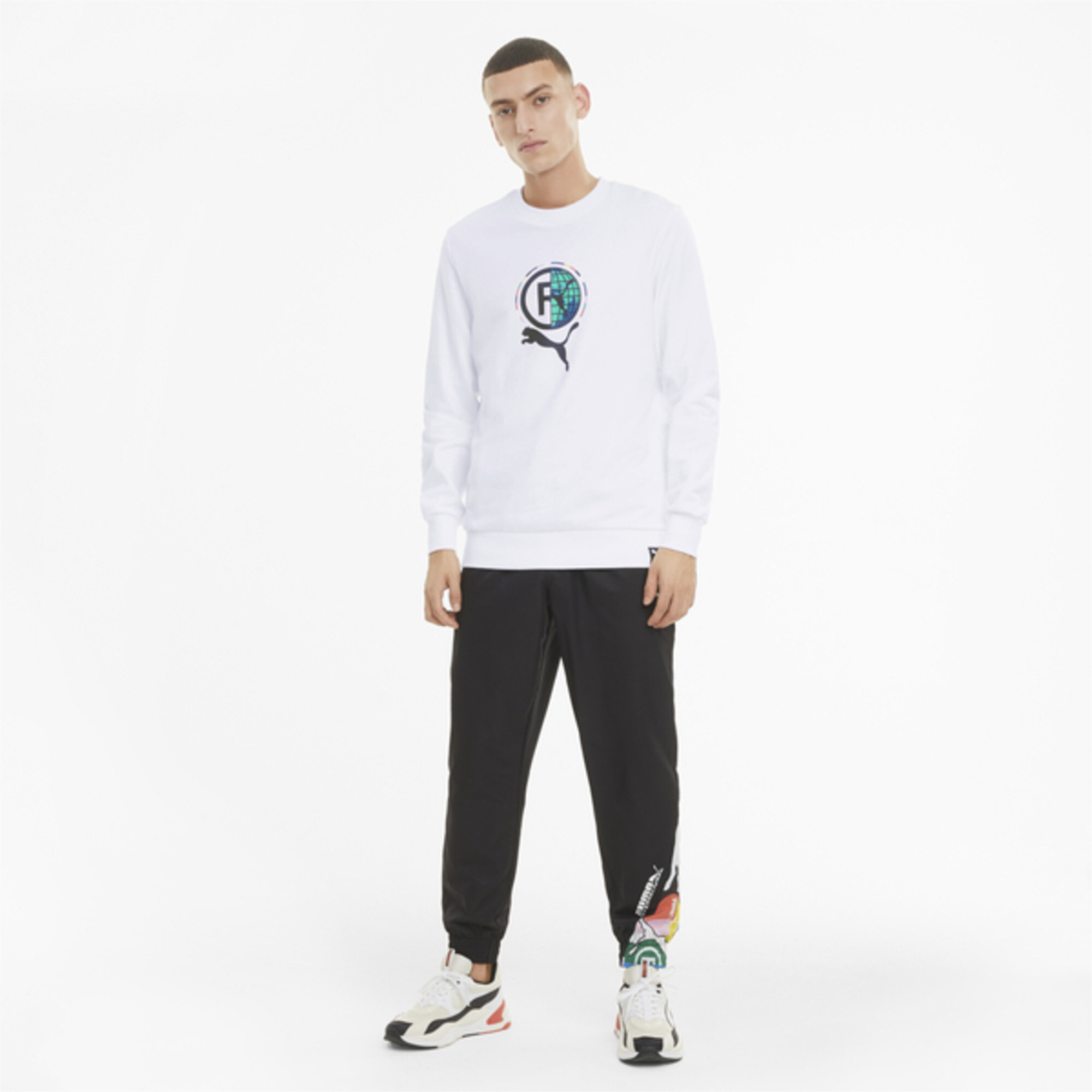 Men's PUMA INTL Game Graphic Crewneck Sweatshirt In 20 - White, Size XS