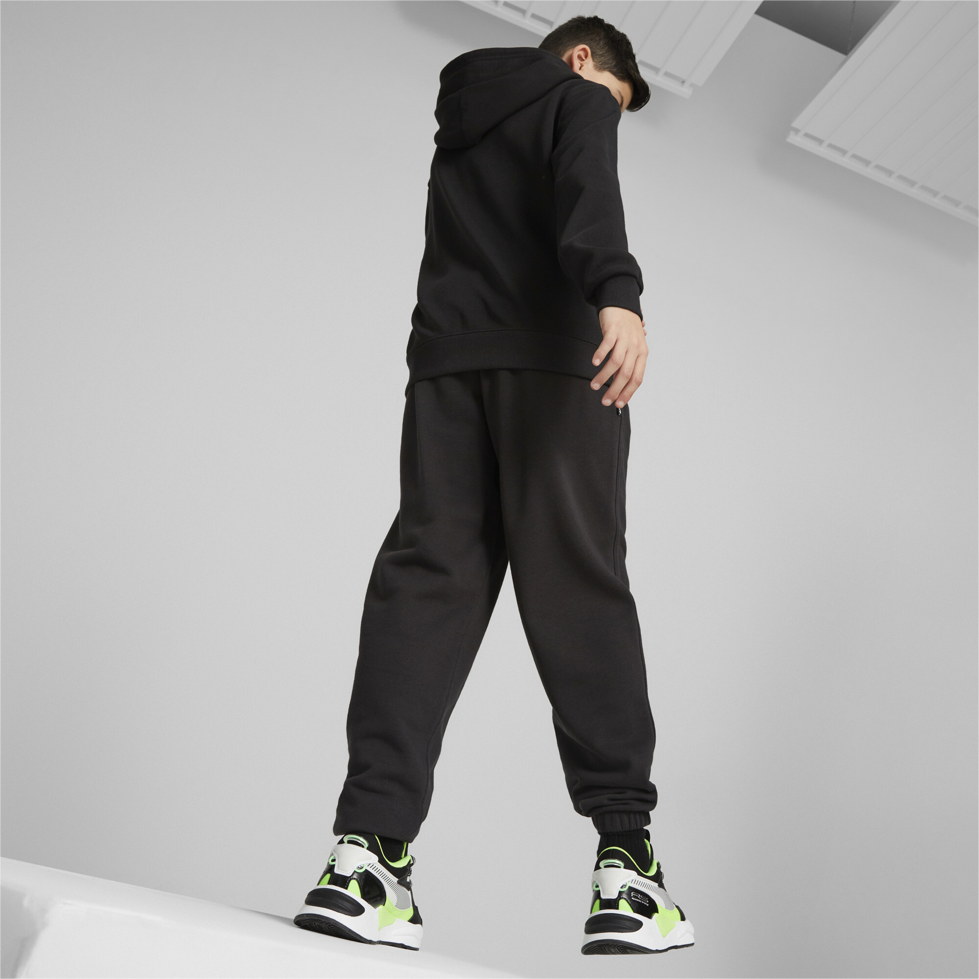 PUMA Downtown Sweatpants In Black, Size 9-10 Youth