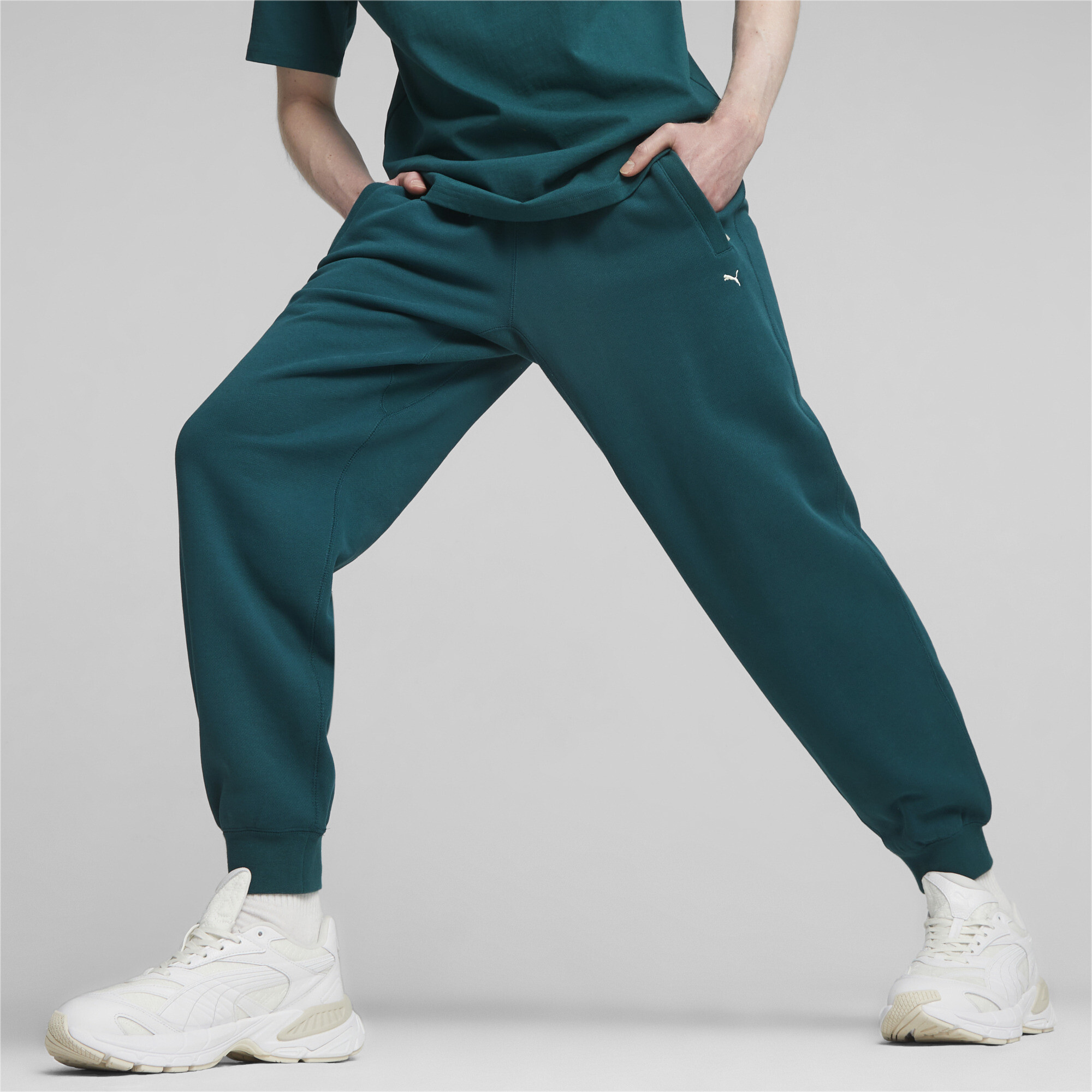 Men's PUMA MMQ Sweatpants In Green, Size XL