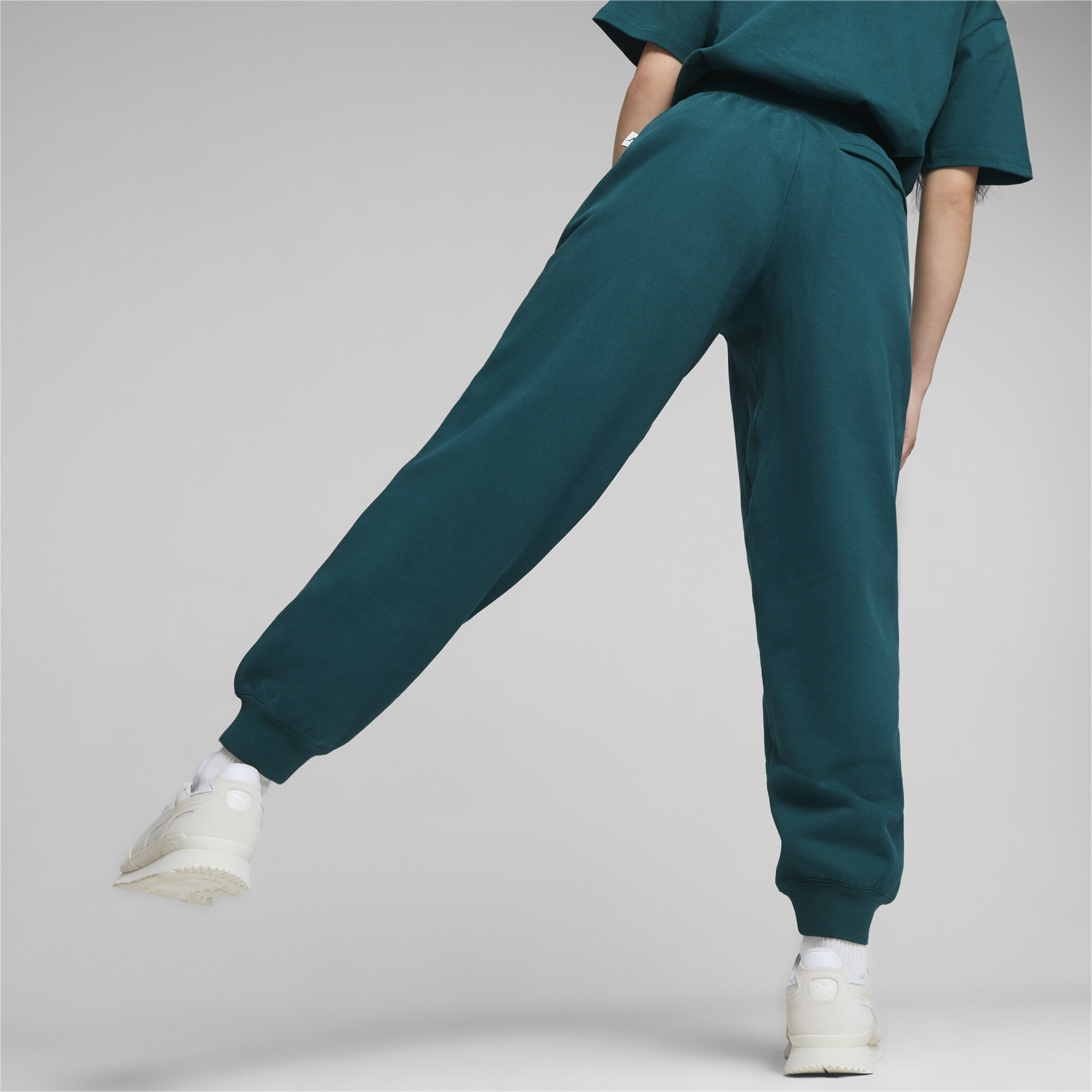 Men's PUMA MMQ Sweatpants In Green, Size XL
