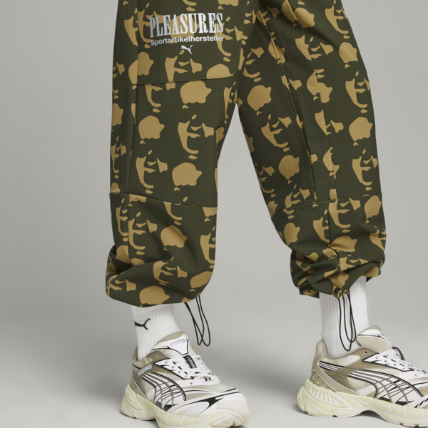 PUMA x PLEASURES Men's Cargo Pants, Chocolate Chip, large-ZAF
