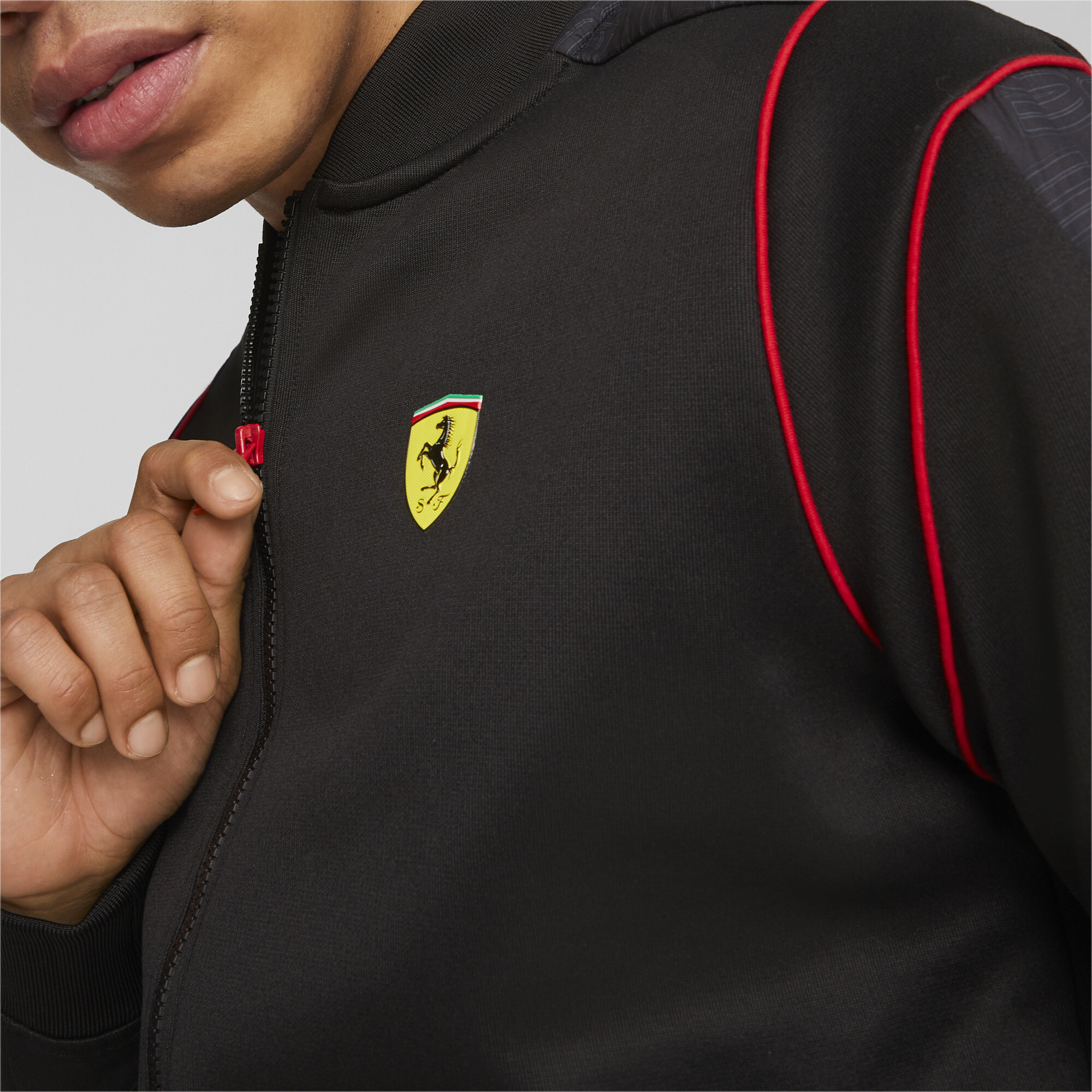 Men's PUMA Scuderia Ferrari Race MT7 Track Jacket In Black, Size Medium