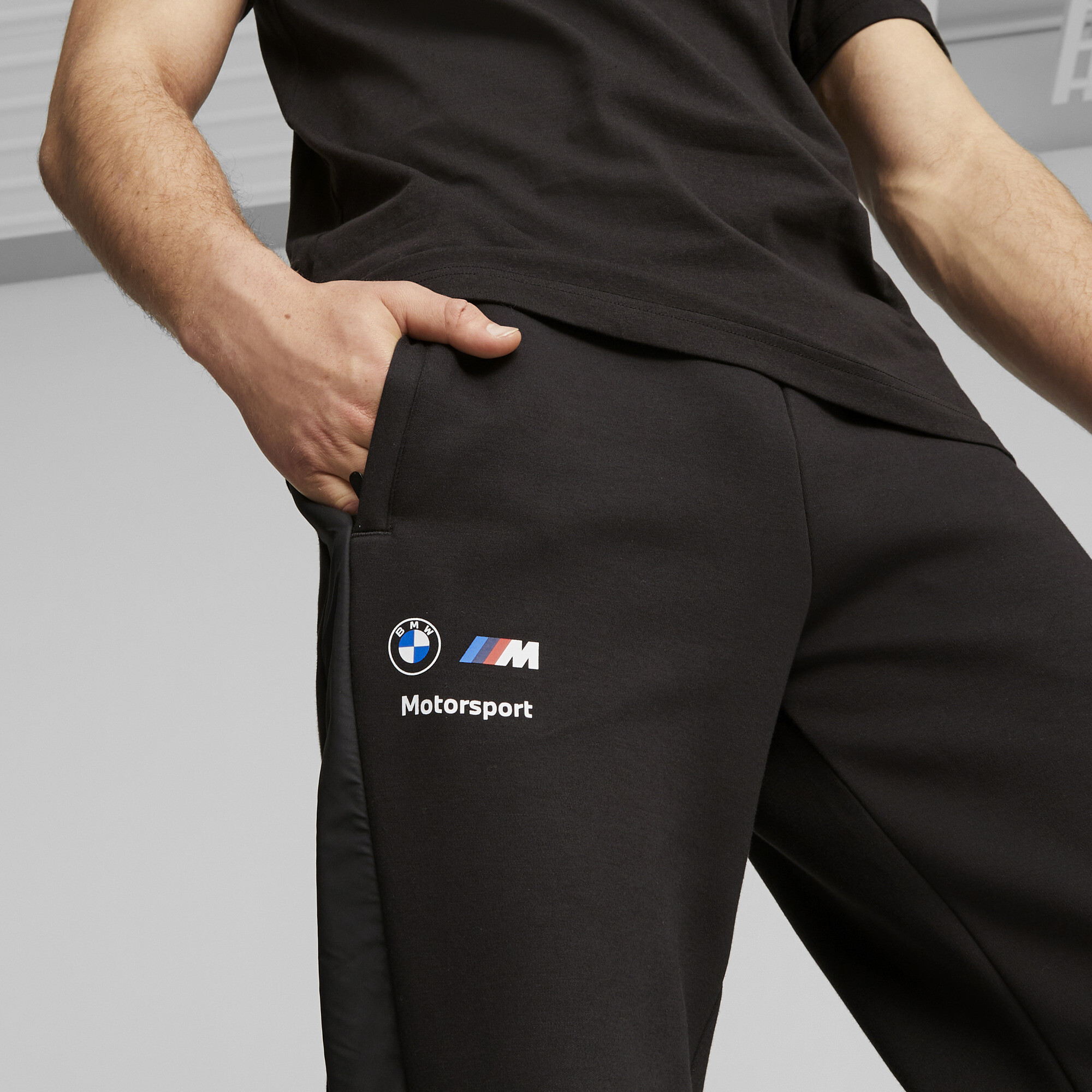 Men's PUMA BMW M Motorsport MT7 Sweatpants In Black, Size 2XL