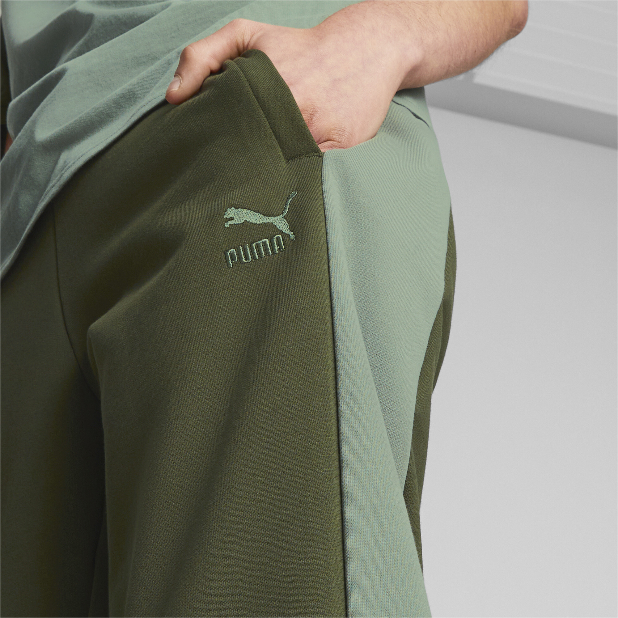 Men's Puma Classics Block's Sweatpants, Green, Size M, Clothing