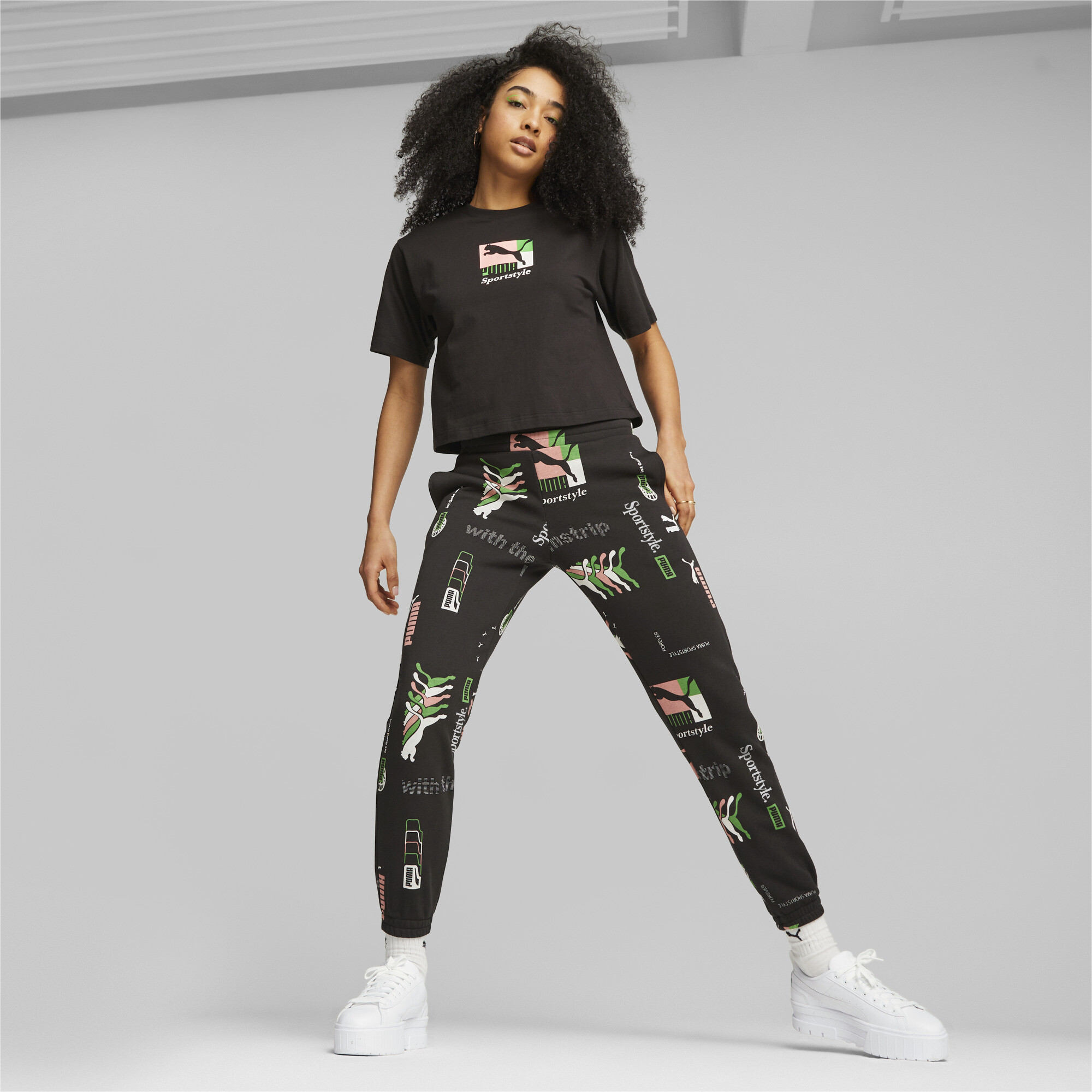 Women's PUMA Classics Printed Sweatpants In Black, Size Large