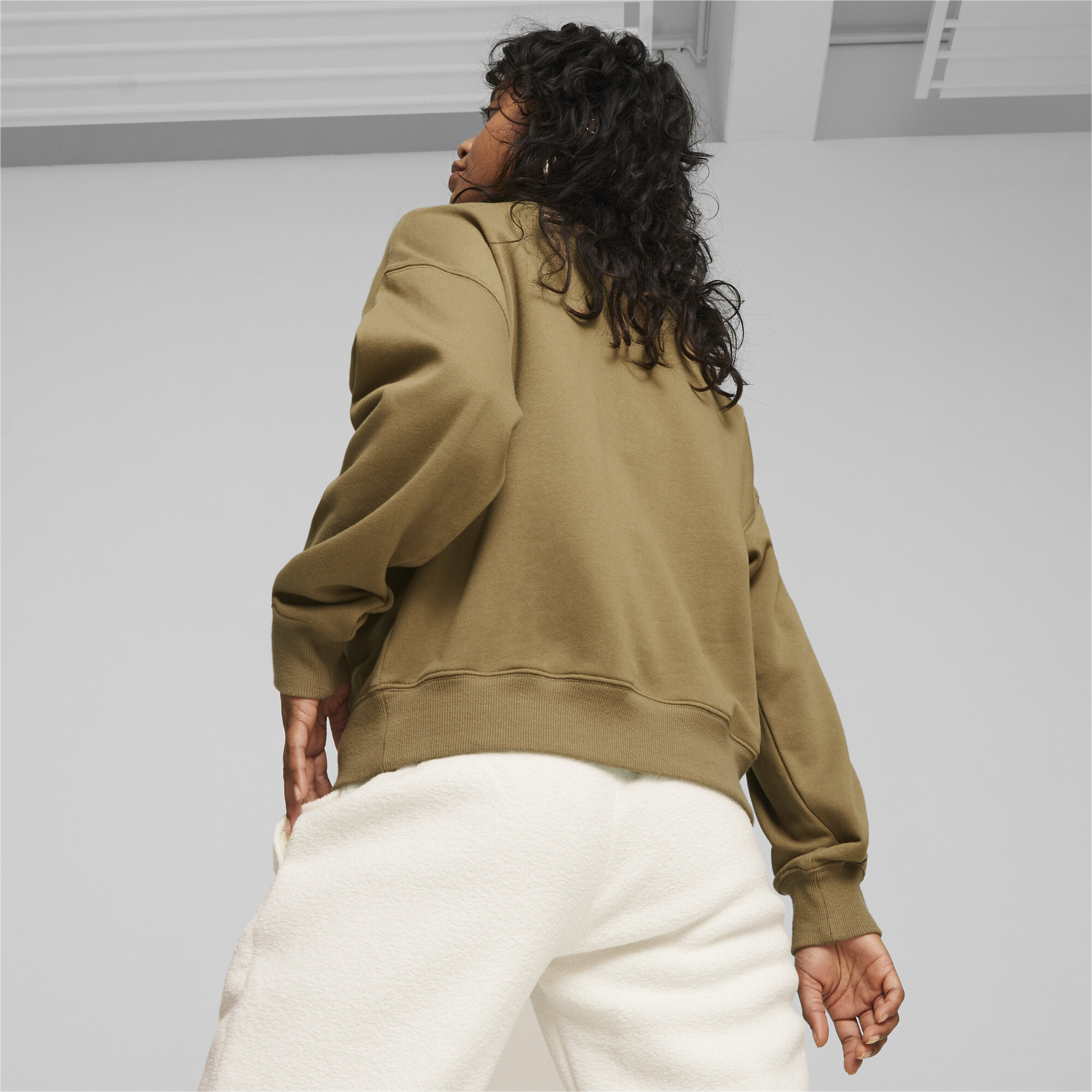 Women's PUMA CLASSICS Oversized Sweatshirt In Brown, Size XS