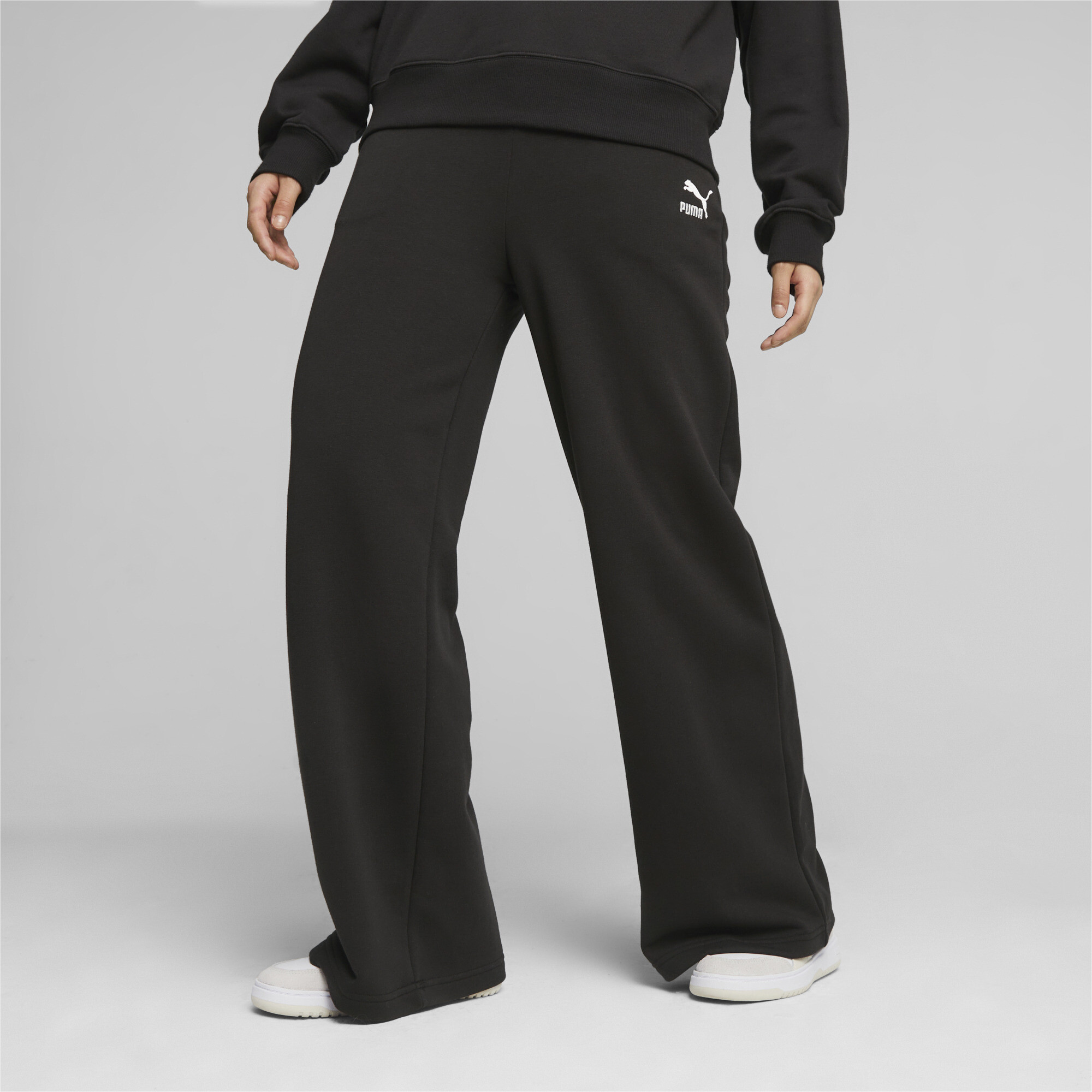 Women's PUMA CLASSICS Relaxed Sweatpants In Black, Size Small