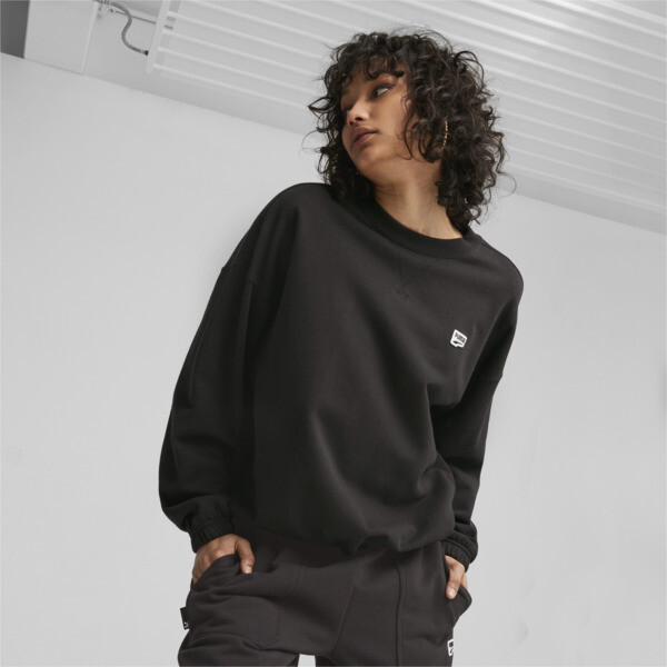Large black sweatshirt top