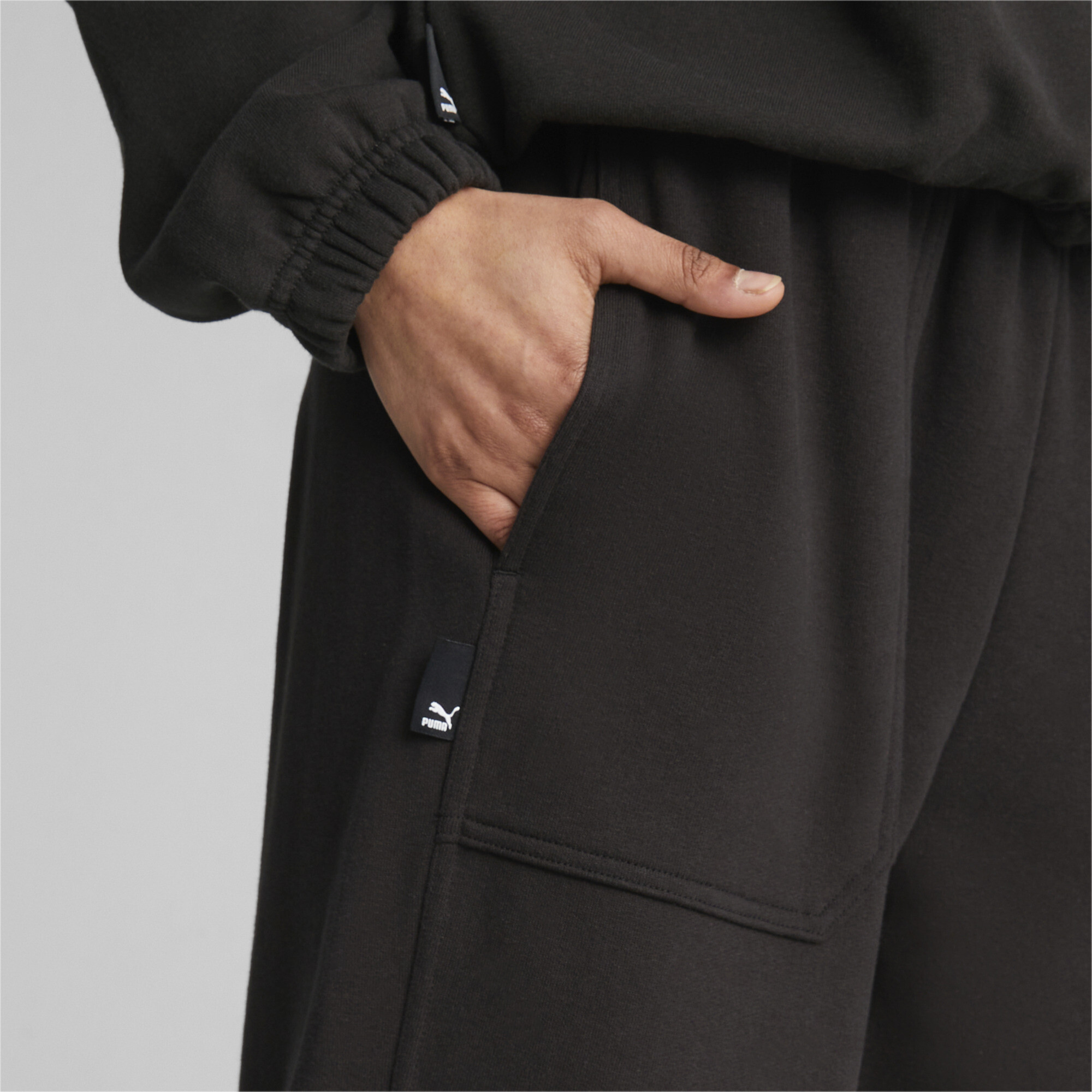 Women's PUMA DOWNTOWN Sweatpants In Black, Size Large