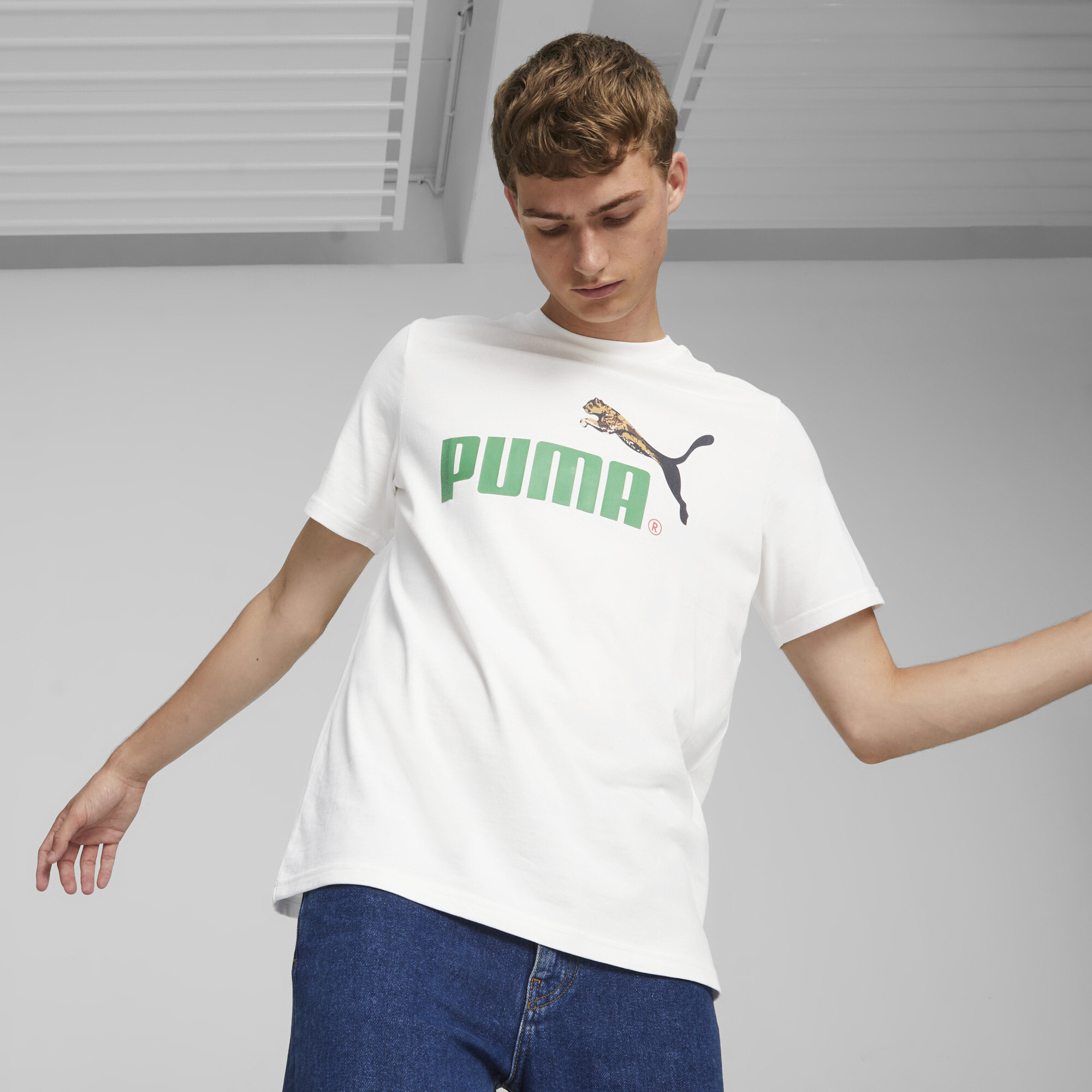 Men's PUMA CLASSICS NO. 1 LOGO T-Shirt In White, Size Large